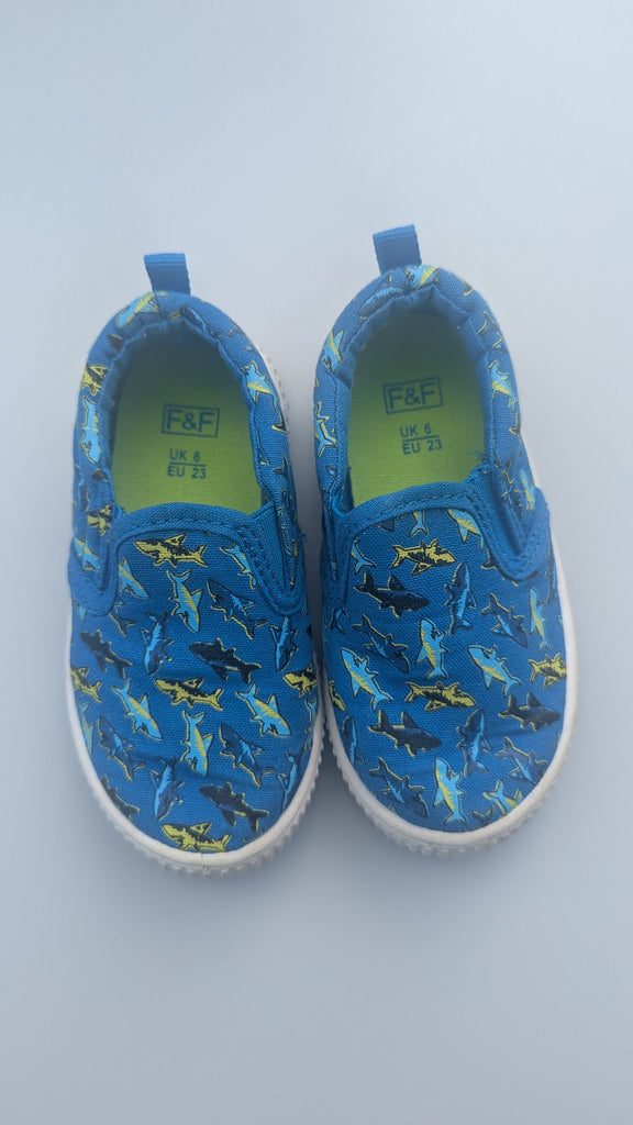 F&F Blue Shark Plimsolls - Boys Size 6 F&F Used, Preloved, Preworn Baby, Girls & Boys Clothes. Kids & Children's second hand Clothing UK Online. Cheap affordable. Brands including Next, Joules, Nutmeg Morrisons, TU, F&F, H&M.