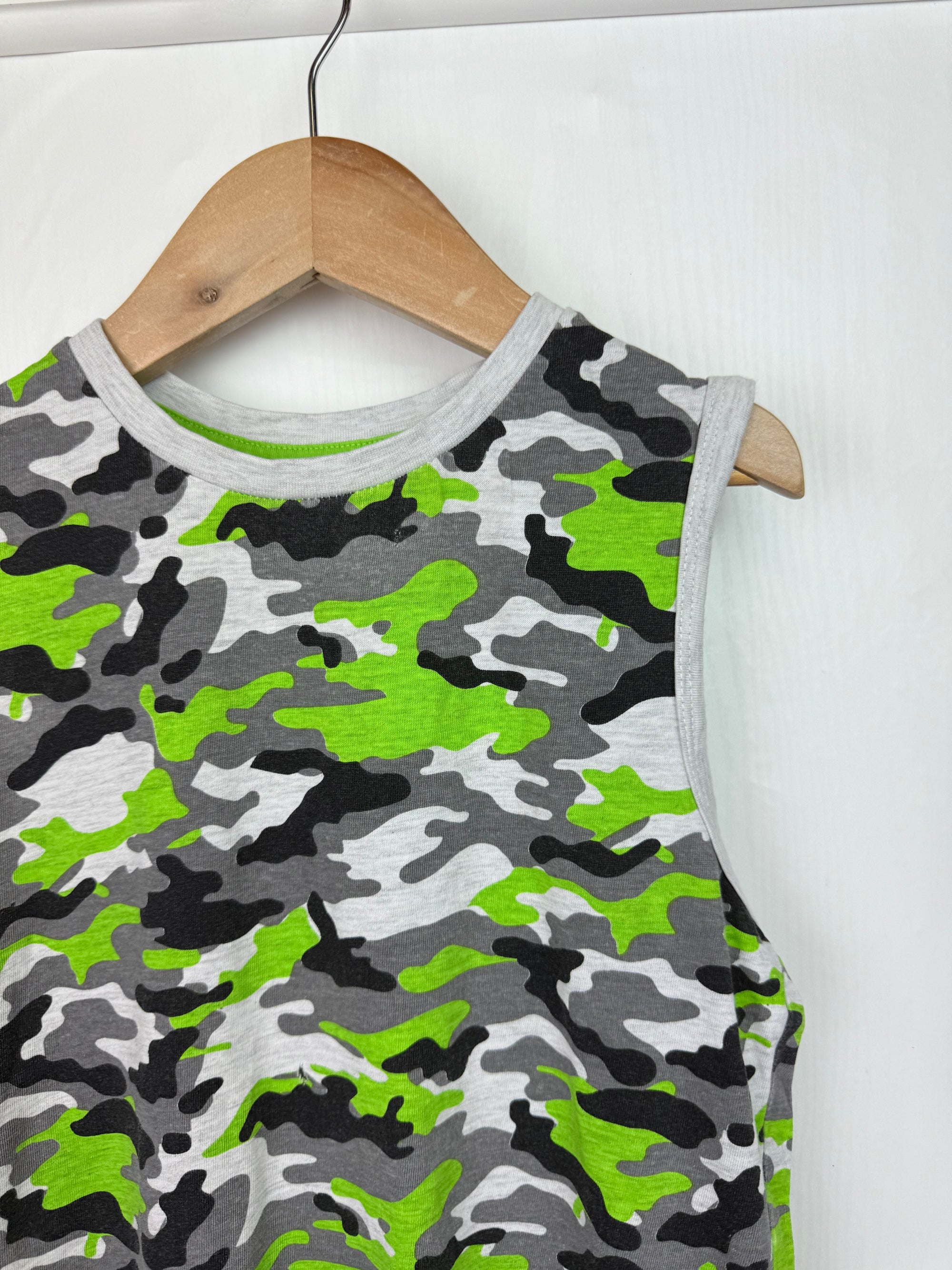 F&F Camo Vest Top - Boys 7 - 8 Years - Little Ones Preloved. Second Hand Children's & Preloved Baby, Kids, Girls & Boys Clothes. UK online