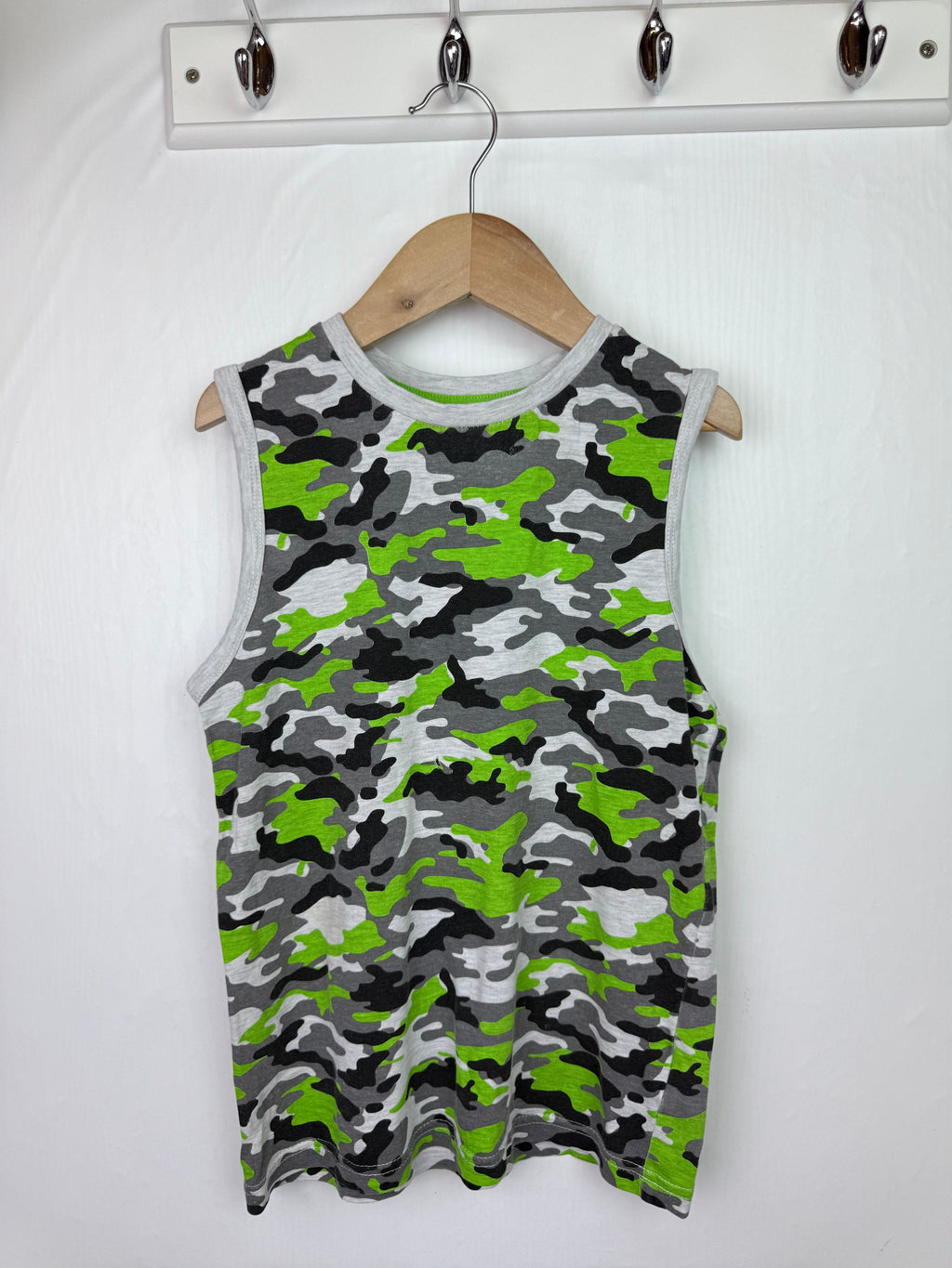 F&F Camo Vest Top - Boys 7 - 8 Years - Little Ones Preloved. Second Hand Children's & Preloved Baby, Kids, Girls & Boys Clothes. UK online