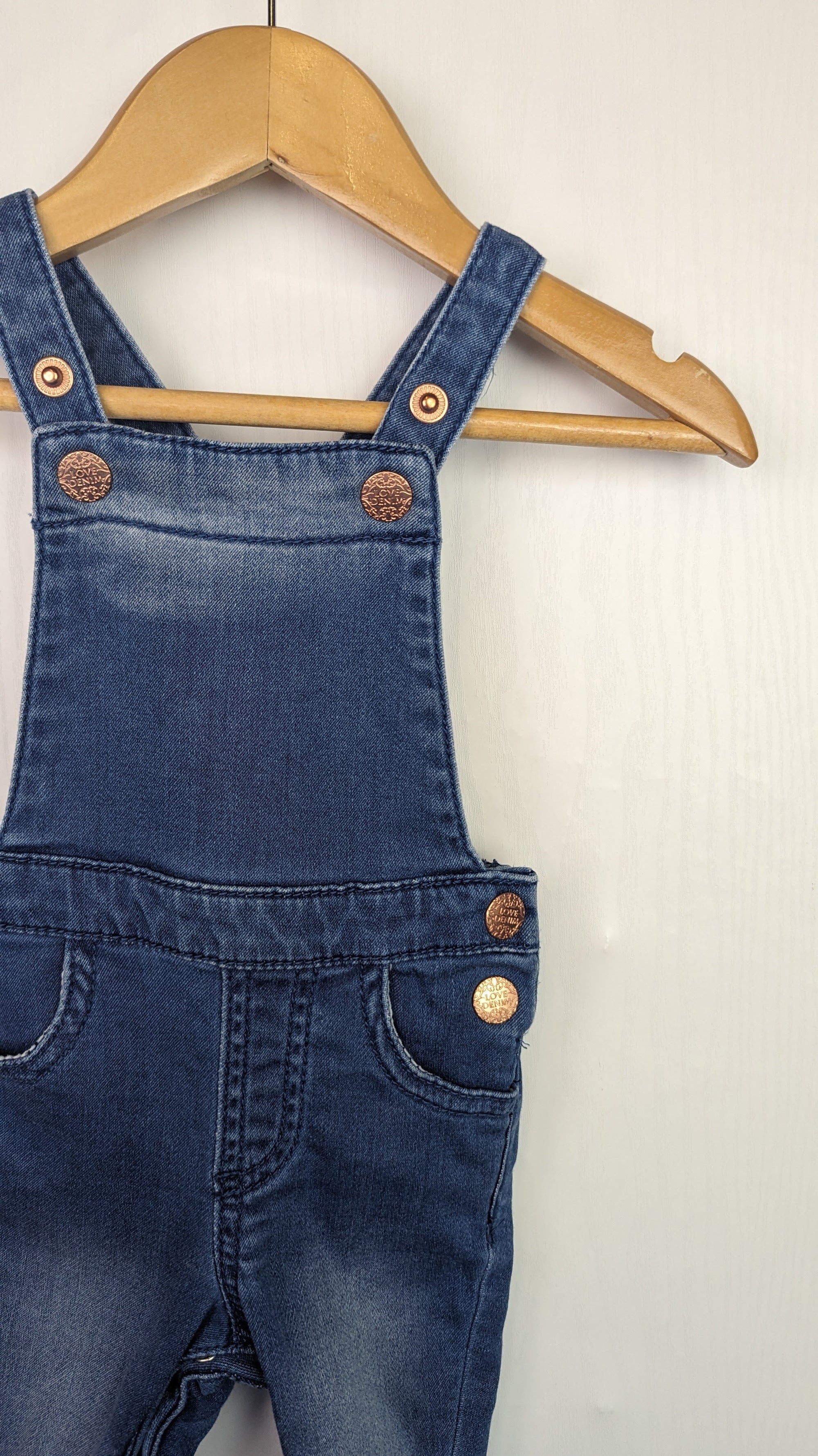 F&F Denim Dungarees - Baby Girls 0 - 1 Month - Little Ones Preloved. Second Hand Children's & Preloved Baby, Kids, Girls & Boys Clothes. UK online