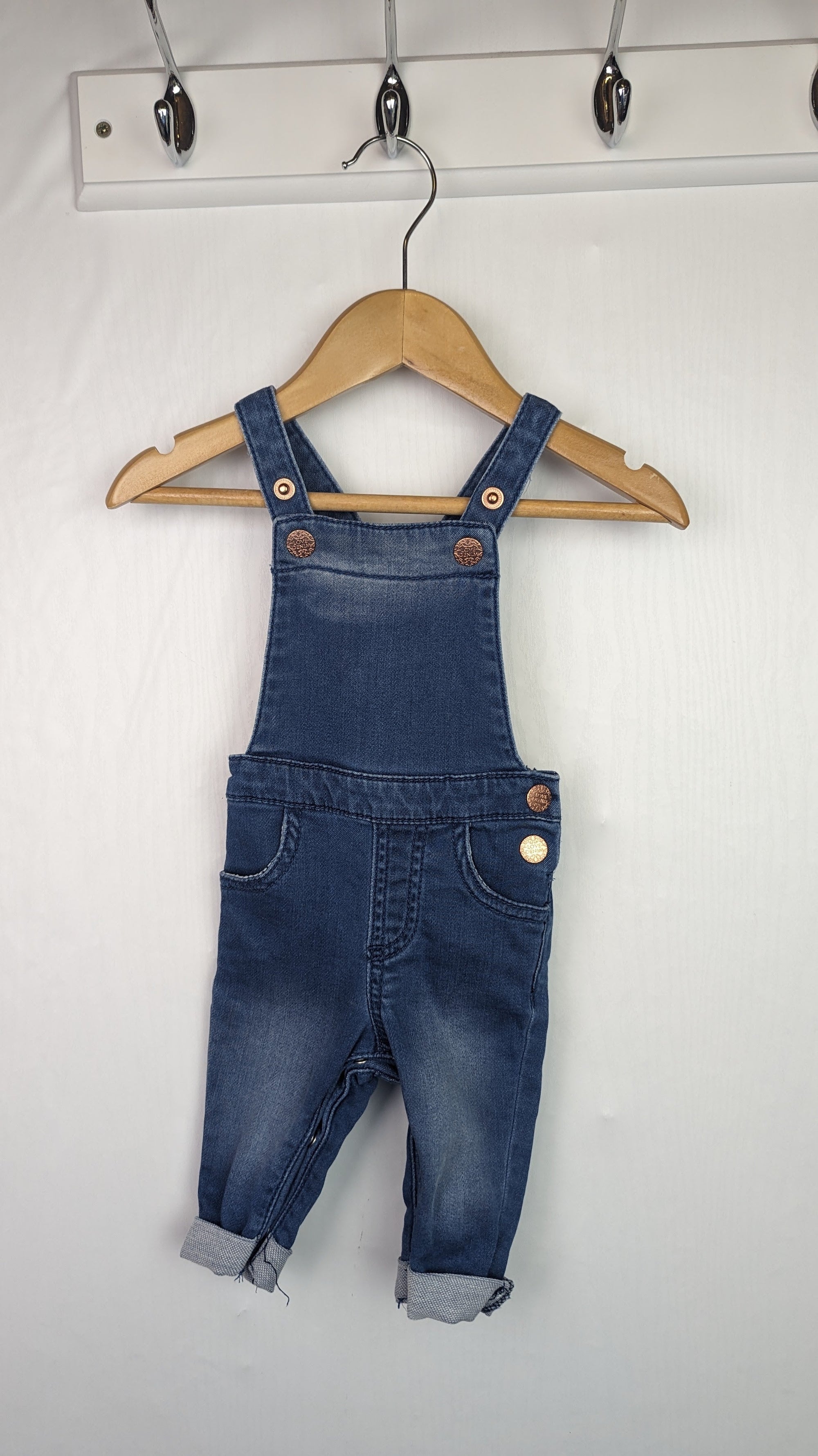 F&F Denim Dungarees - Baby Girls 0 - 1 Month - Little Ones Preloved. Second Hand Children's & Preloved Baby, Kids, Girls & Boys Clothes. UK online