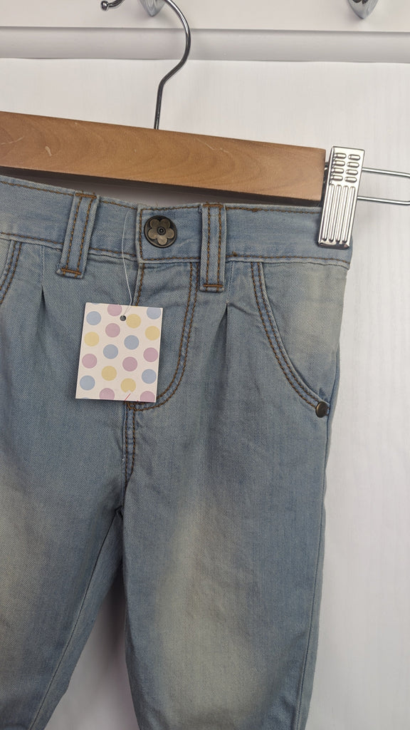 F&F Denim Jeans 0-3 Months F&F Used, Preloved, Preworn & Second Hand Baby, Kids & Children's Clothing UK Online. Cheap affordable. Brands including Next, Joules, Nutmeg Morrisons, TU, F&F, H&M.