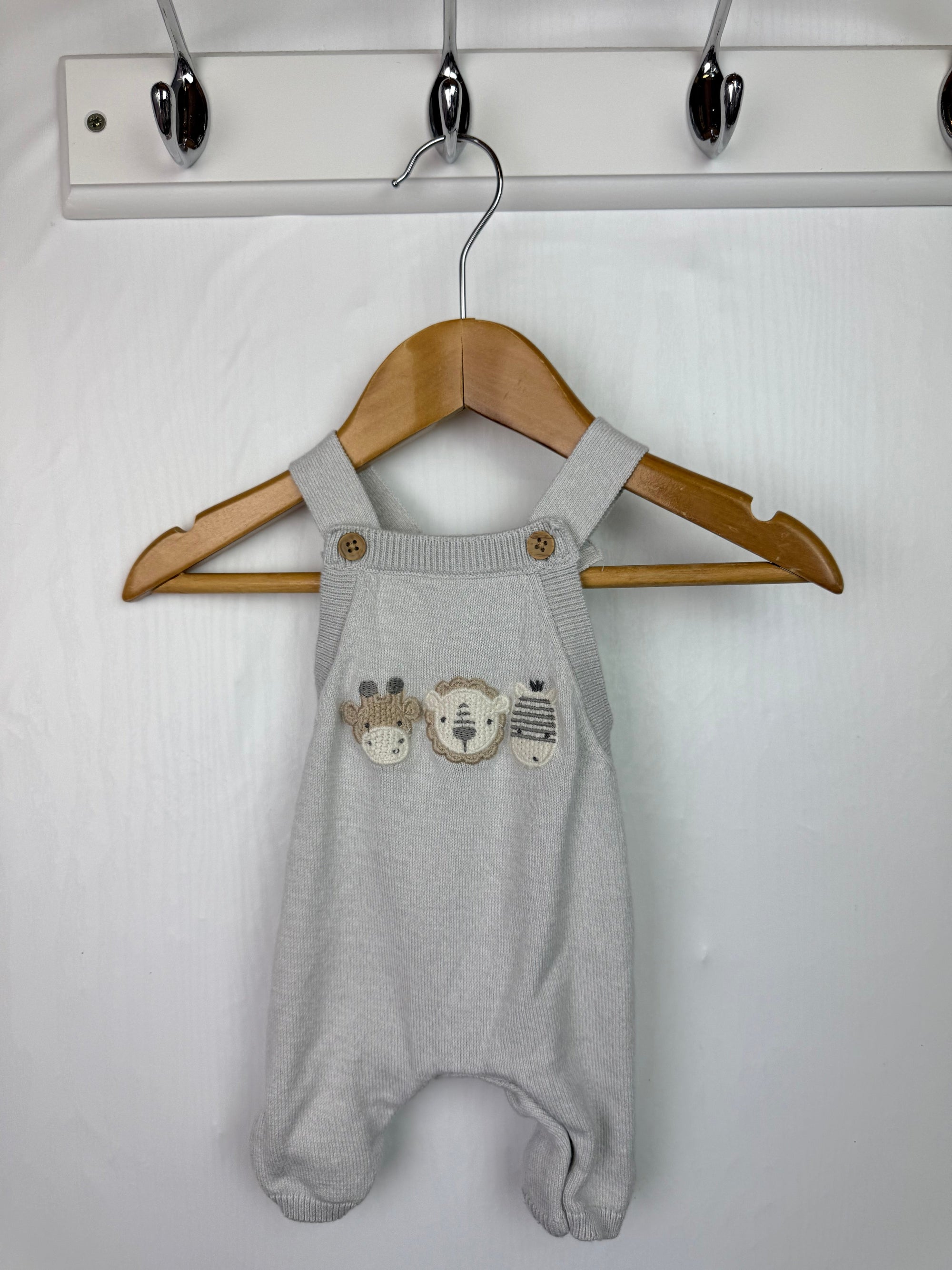 F&F Fine Knit Teddy Romper - Unisex Tiny Baby - Little Ones Preloved. Second Hand Children's & Preloved Baby, Kids, Girls & Boys Clothes. UK online