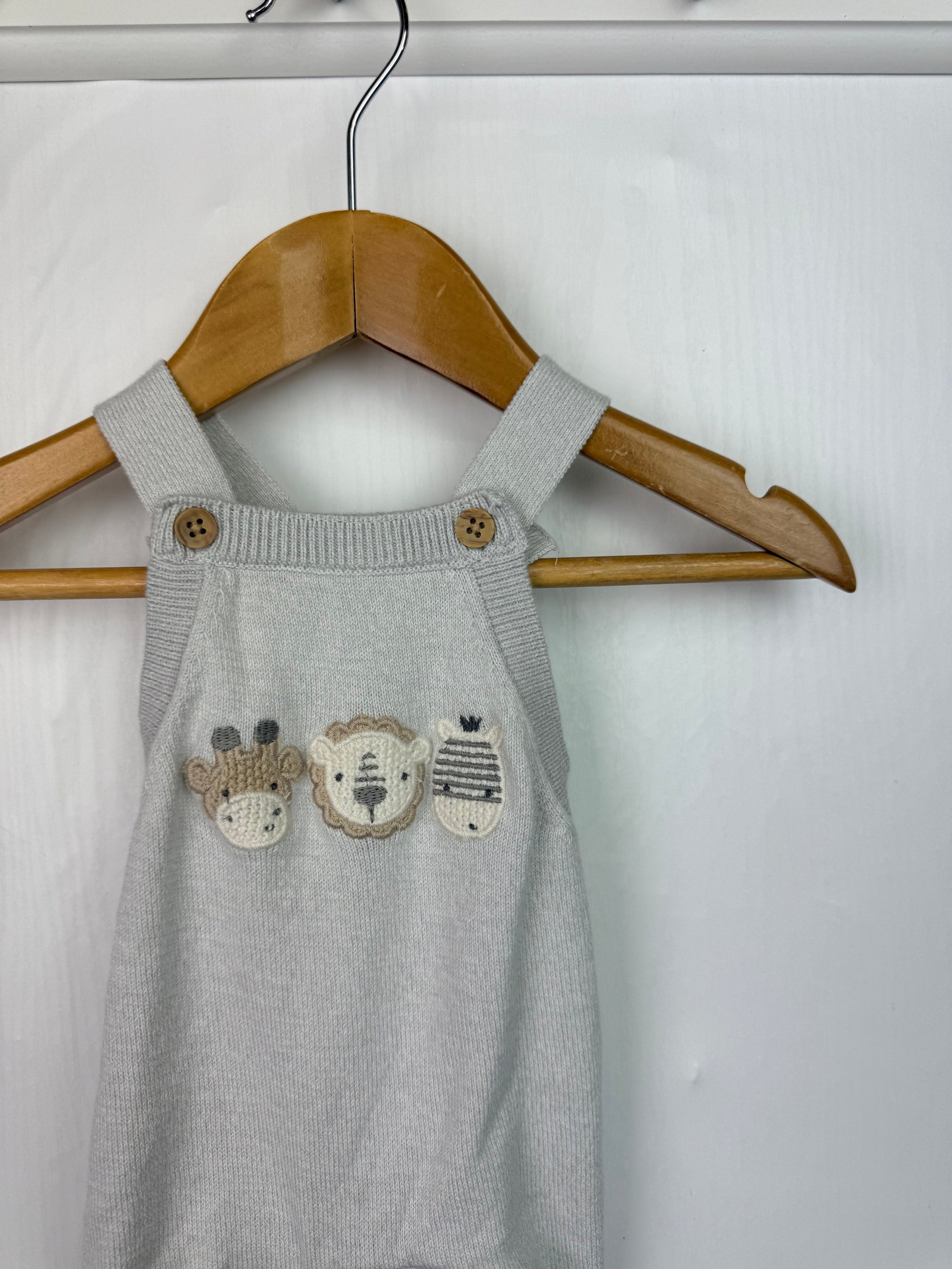 F&F Fine Knit Teddy Romper - Unisex Tiny Baby - Little Ones Preloved. Second Hand Children's & Preloved Baby, Kids, Girls & Boys Clothes. UK online