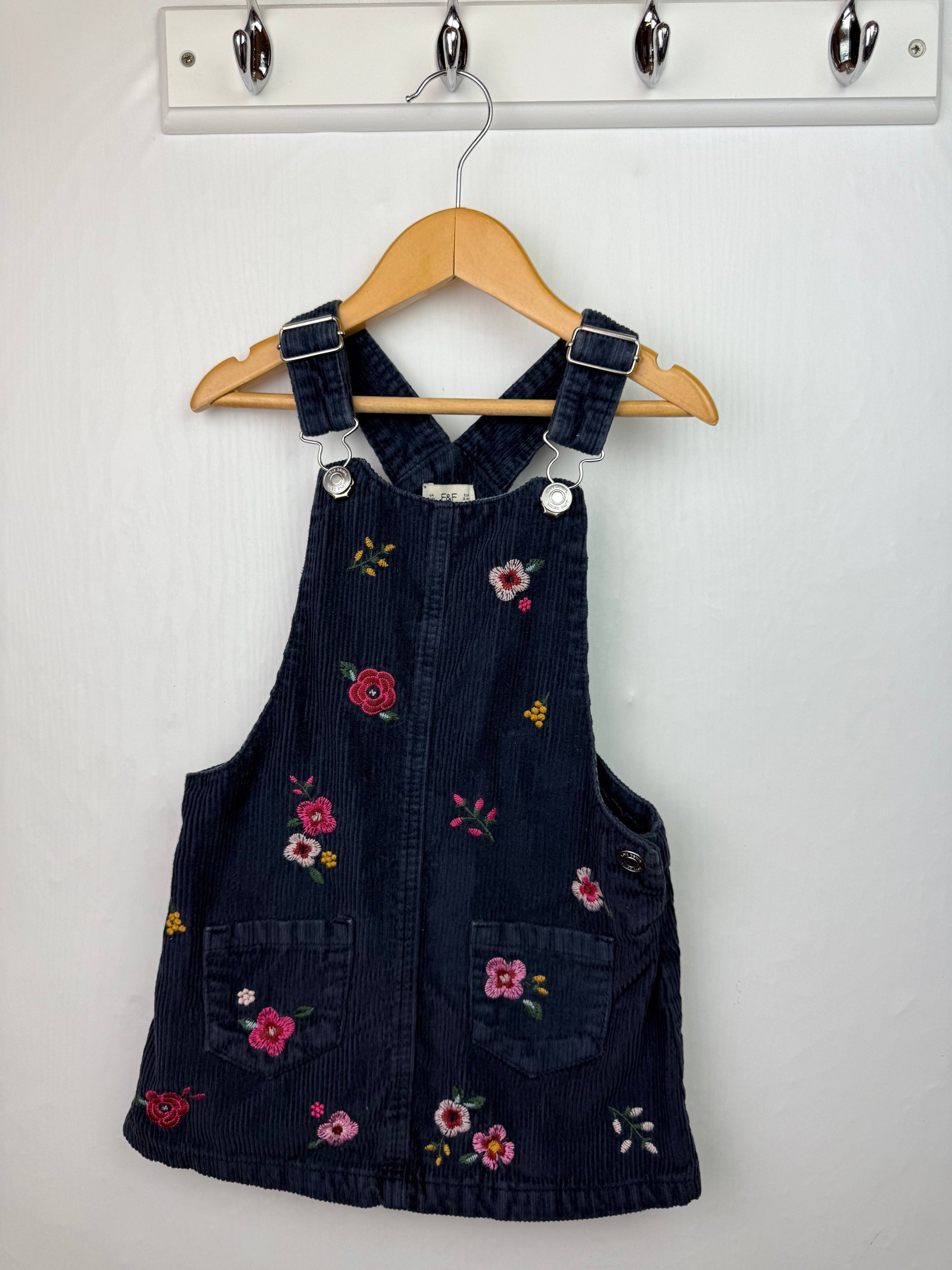 F&F Floral Cord Dungaree Dress - Girls 3 - 4 Years - Little Ones Preloved. Second Hand Children's & Preloved Baby, Kids, Girls & Boys Clothes. UK online