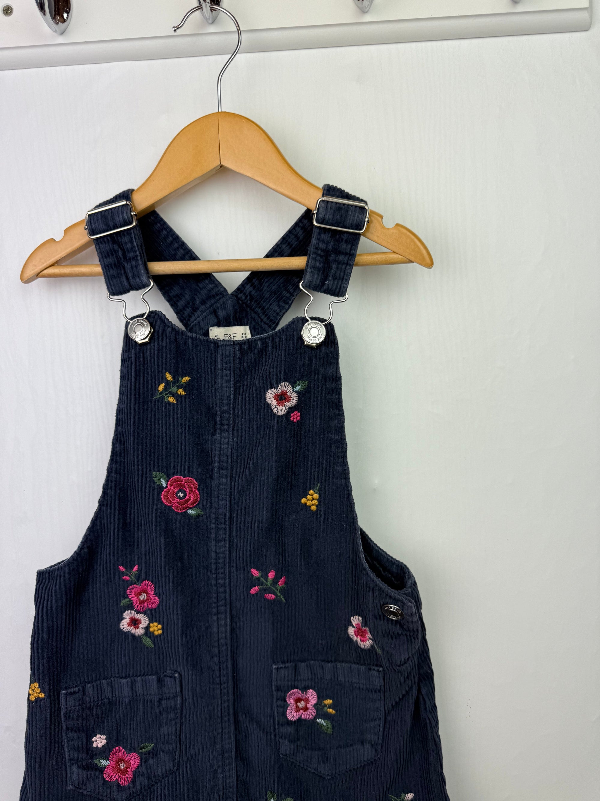F&F Floral Cord Dungaree Dress - Girls 3 - 4 Years - Little Ones Preloved. Second Hand Children's & Preloved Baby, Kids, Girls & Boys Clothes. UK online