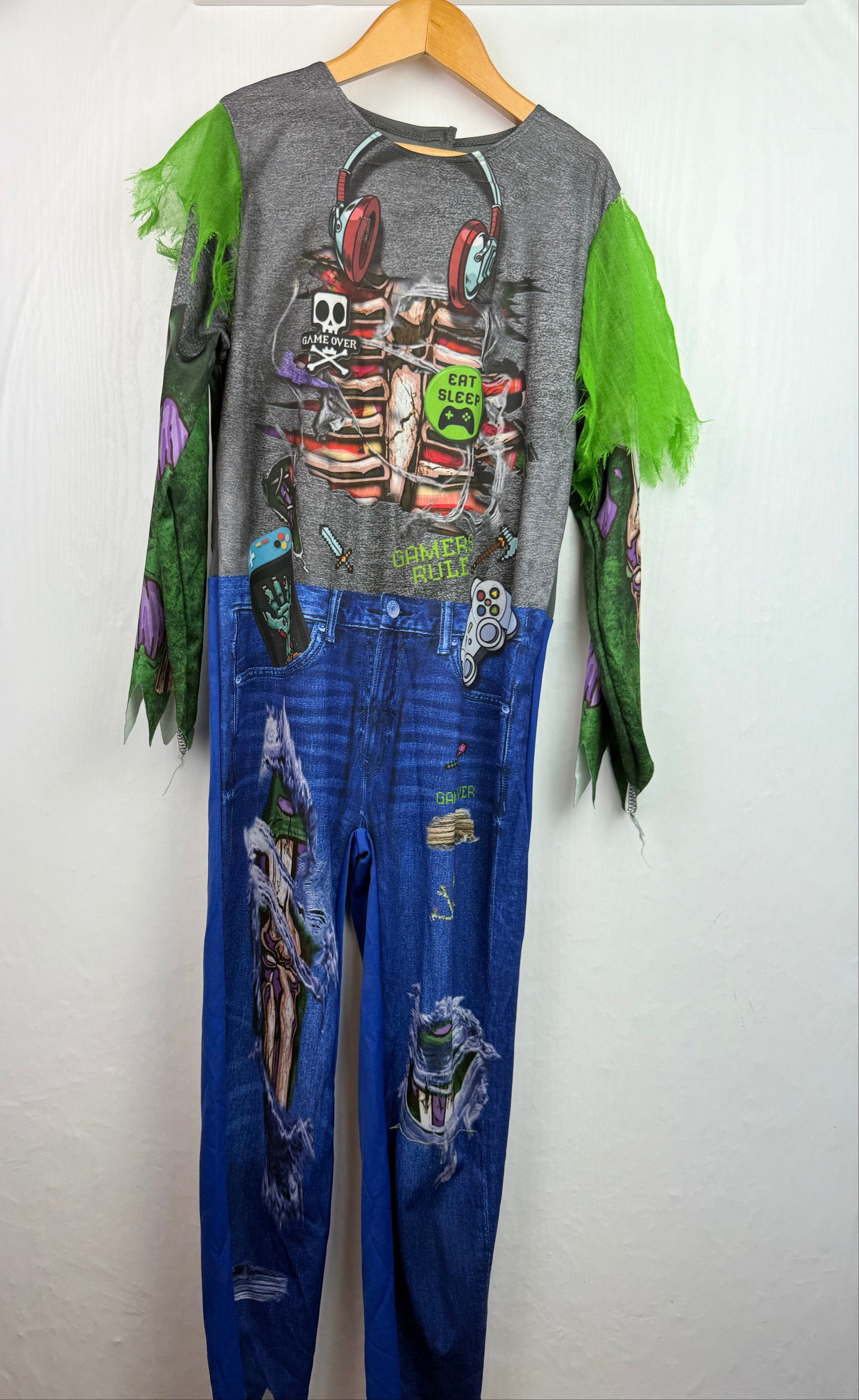 F&F Gaming Zombie Halloween Outfit - Boys 7 - 8 Years - Little Ones Preloved. Second Hand Children's & Preloved Baby, Kids, Girls & Boys Clothes. UK online