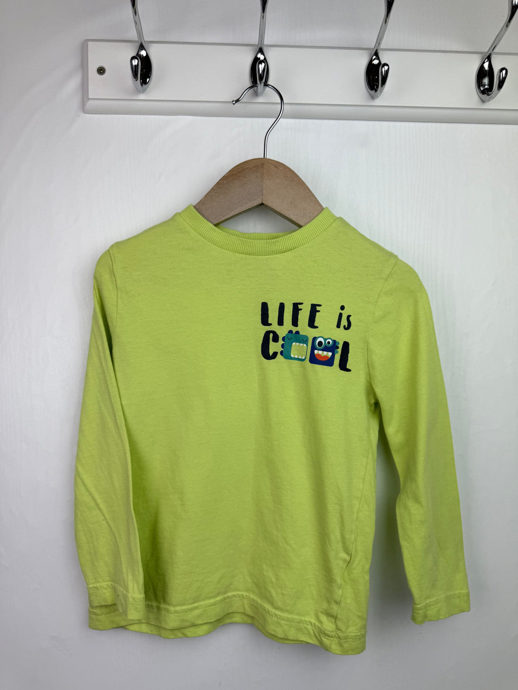 F&F Green Long Sleeve Top - Boys 3 - 4 Years - Little Ones Preloved. Second Hand Children's & Preloved Baby, Kids, Girls & Boys Clothes. UK online