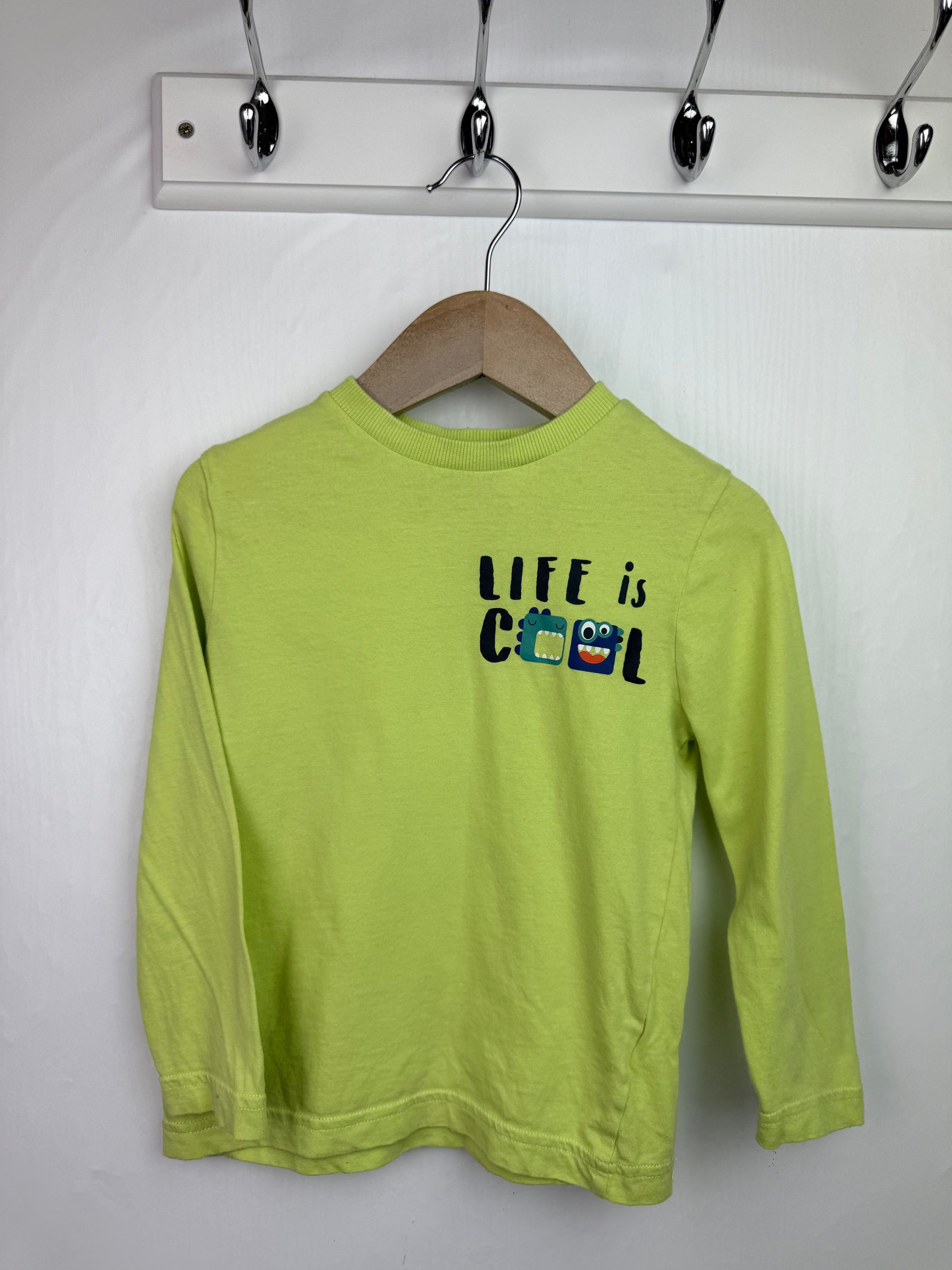 F&F Green Long Sleeve Top - Boys 3 - 4 Years - Little Ones Preloved. Second Hand Children's & Preloved Baby, Kids, Girls & Boys Clothes. UK online