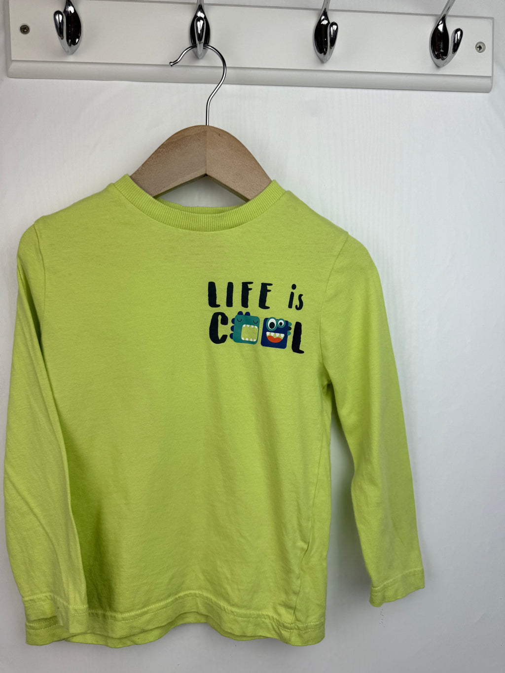F&F Green Long Sleeve Top - Boys 3 - 4 Years - Little Ones Preloved. Second Hand Children's & Preloved Baby, Kids, Girls & Boys Clothes. UK online