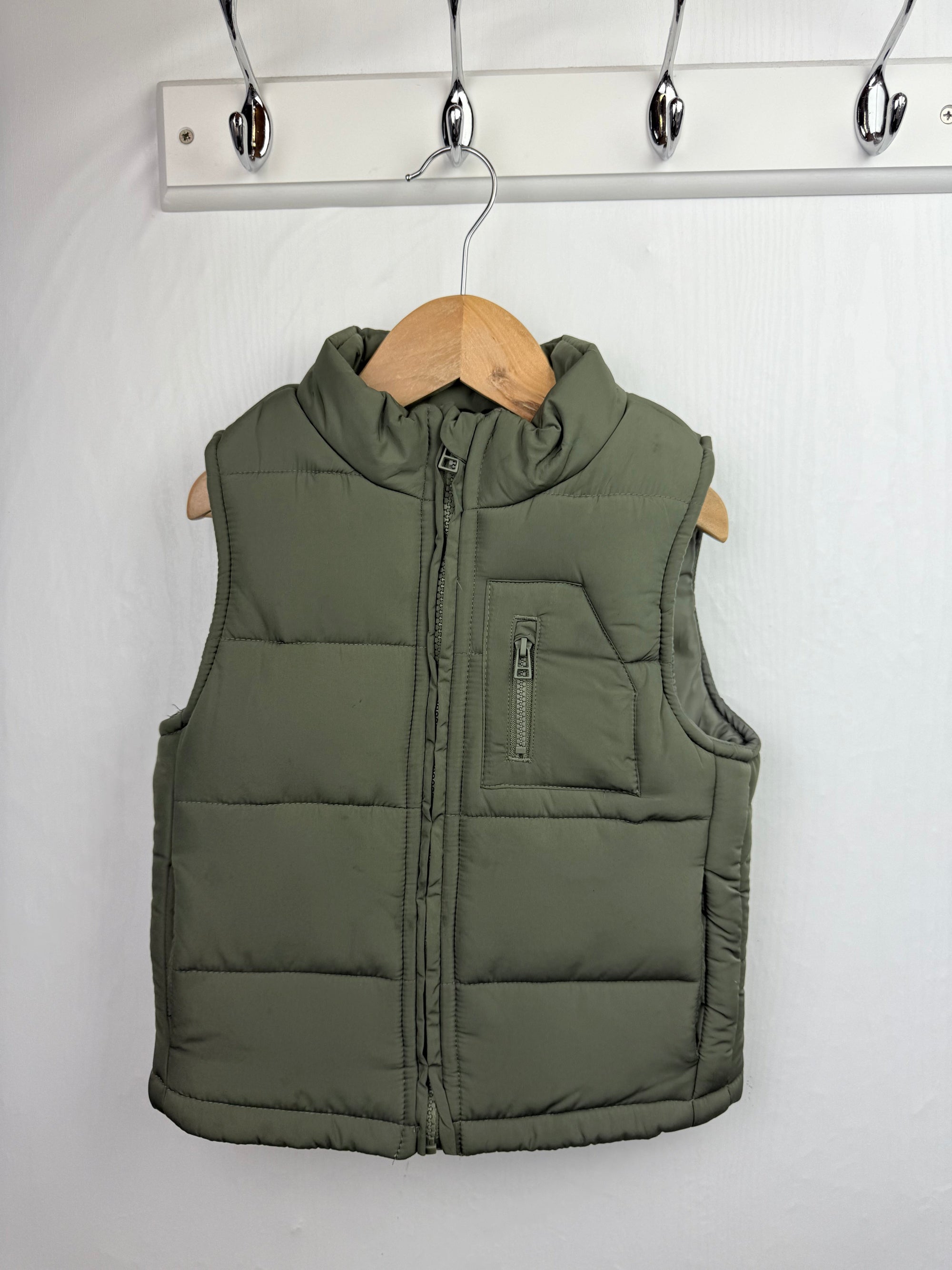 F&F Green Padded Body Warmer - Boys 18 - 24 Months - Little Ones Preloved. Second Hand Children's & Preloved Baby, Kids, Girls & Boys Clothes. UK online