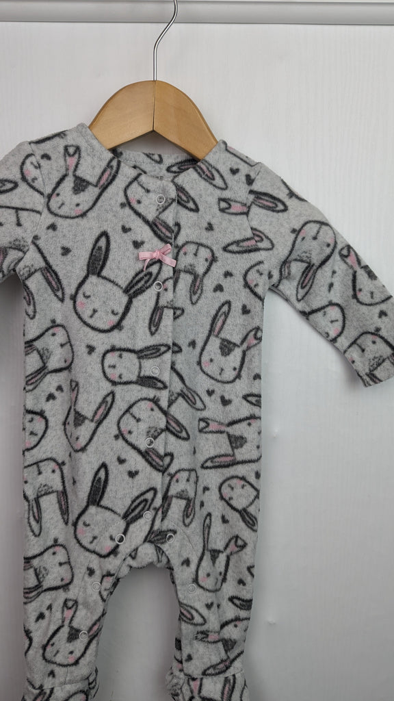 F&F Grey Bunny Fleece Sleepsuit - Baby Girls 0-1 Month F&F Used, Preloved, Preworn & Second Hand Baby, Kids & Children's Clothing UK Online. Cheap affordable. Brands including Next, Joules, Nutmeg Morrisons, TU, F&F, H&M.