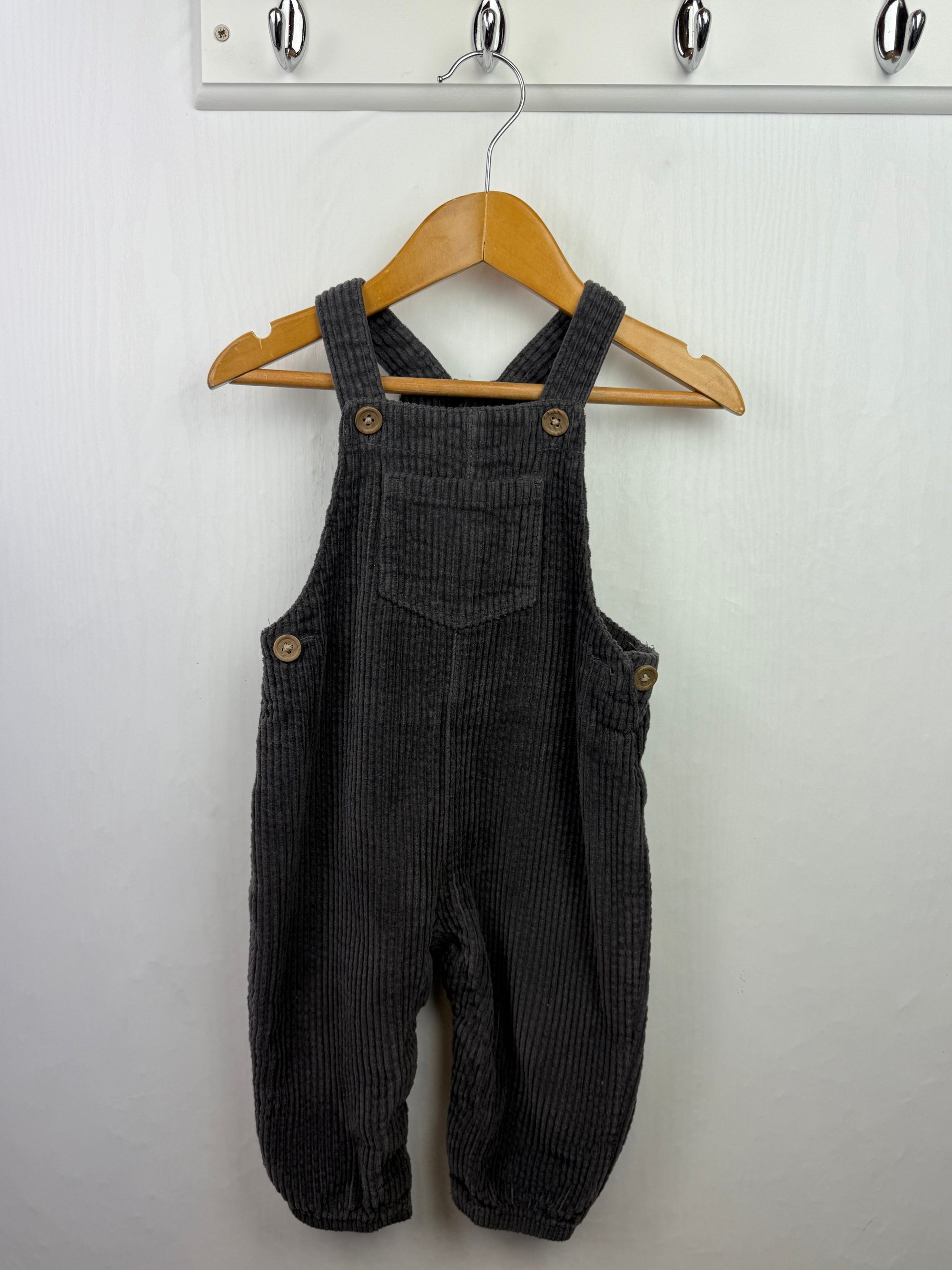 F&F Grey Cord Dungarees - Boys 6 - 9 Months - Little Ones Preloved. Second Hand Children's & Preloved Baby, Kids, Girls & Boys Clothes. UK online
