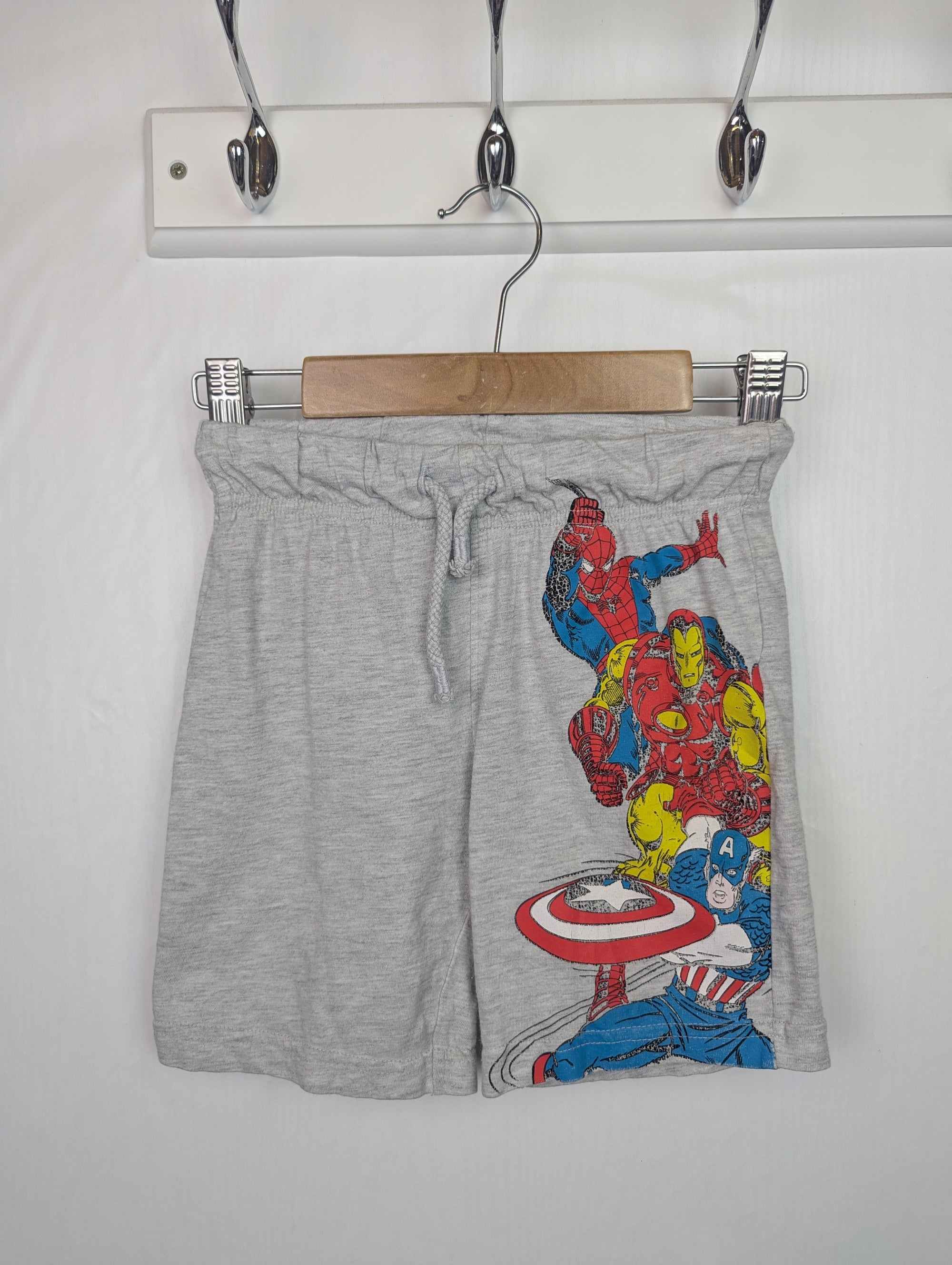 F&F Grey Marvel Shorts - Boys 3 - 4 Years - Little Ones Preloved. Second Hand Children's & Preloved Baby, Kids, Girls & Boys Clothes. UK online
