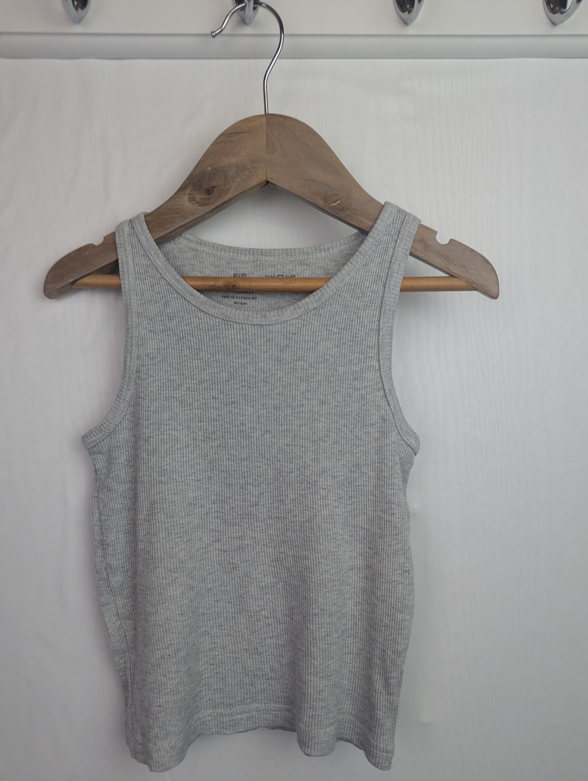 F&F Grey Ribbed Vest Top - Boys 4 - 5 Years - Little Ones Preloved. Second Hand Children's & Preloved Baby, Kids, Girls & Boys Clothes. UK online