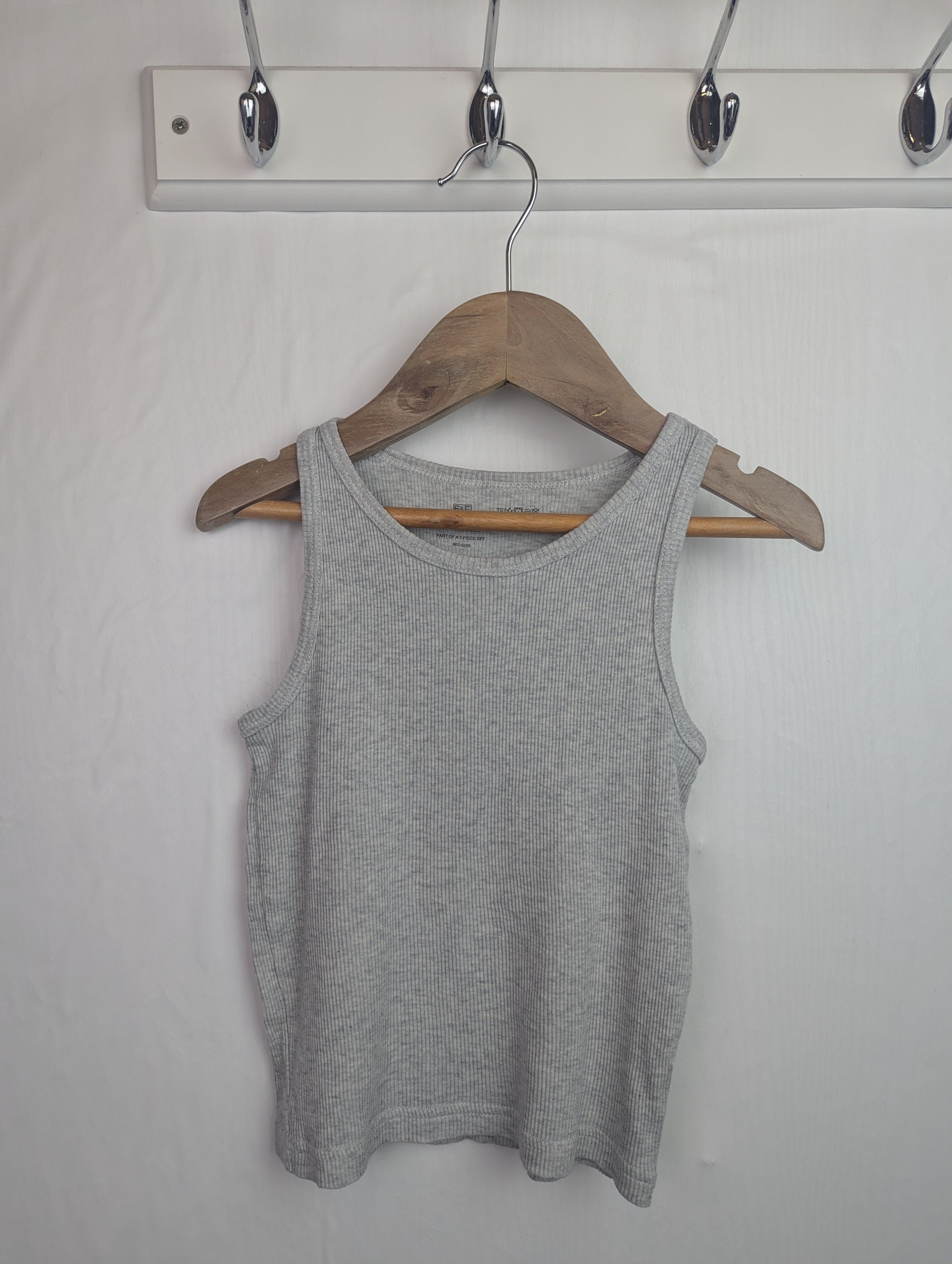 F&F Grey Ribbed Vest Top - Boys 4 - 5 Years - Little Ones Preloved. Second Hand Children's & Preloved Baby, Kids, Girls & Boys Clothes. UK online