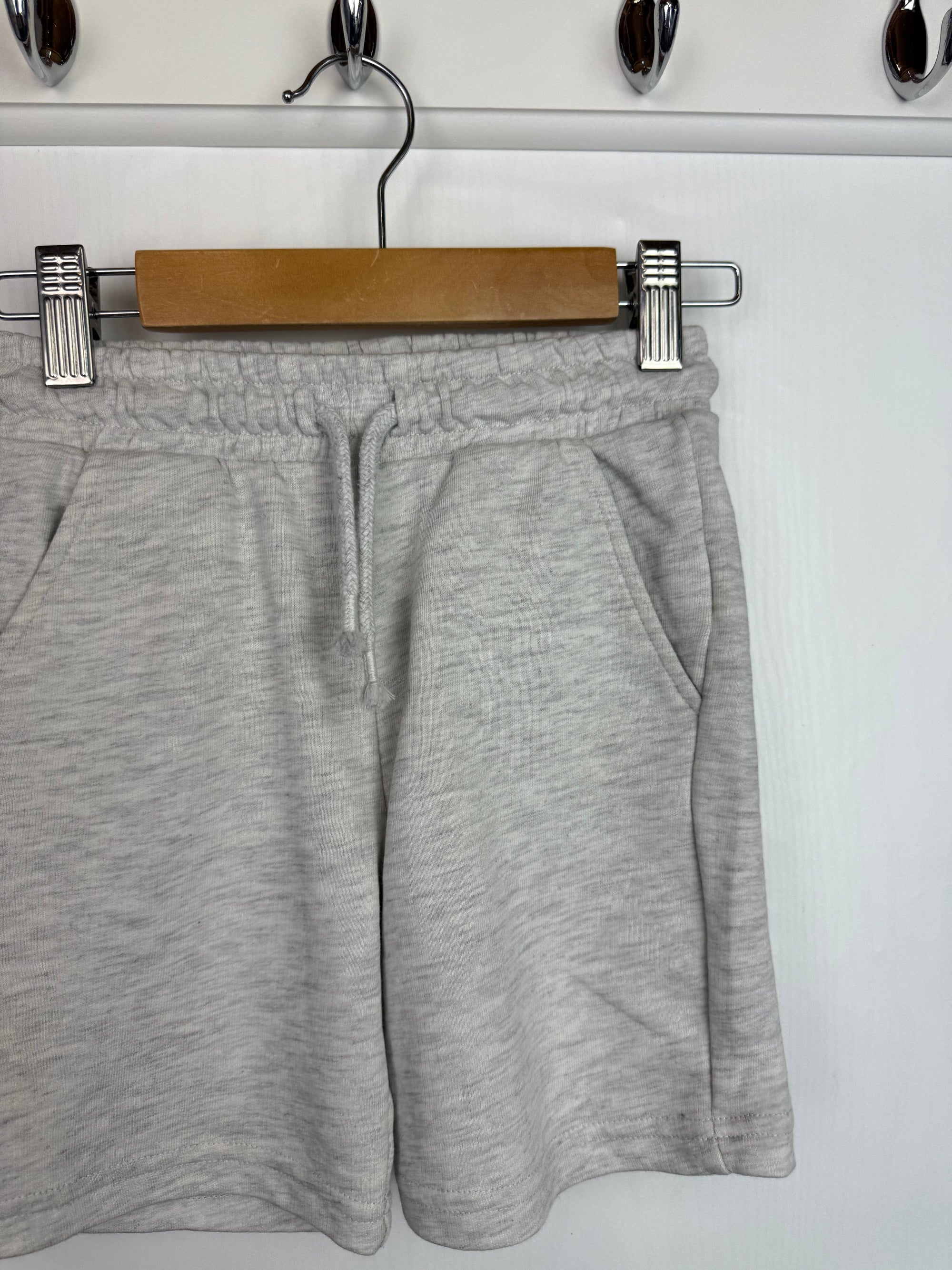F&F Grey Shorts - Boys 4 - 5 Years - Little Ones Preloved. Second Hand Children's & Preloved Baby, Kids, Girls & Boys Clothes. UK online