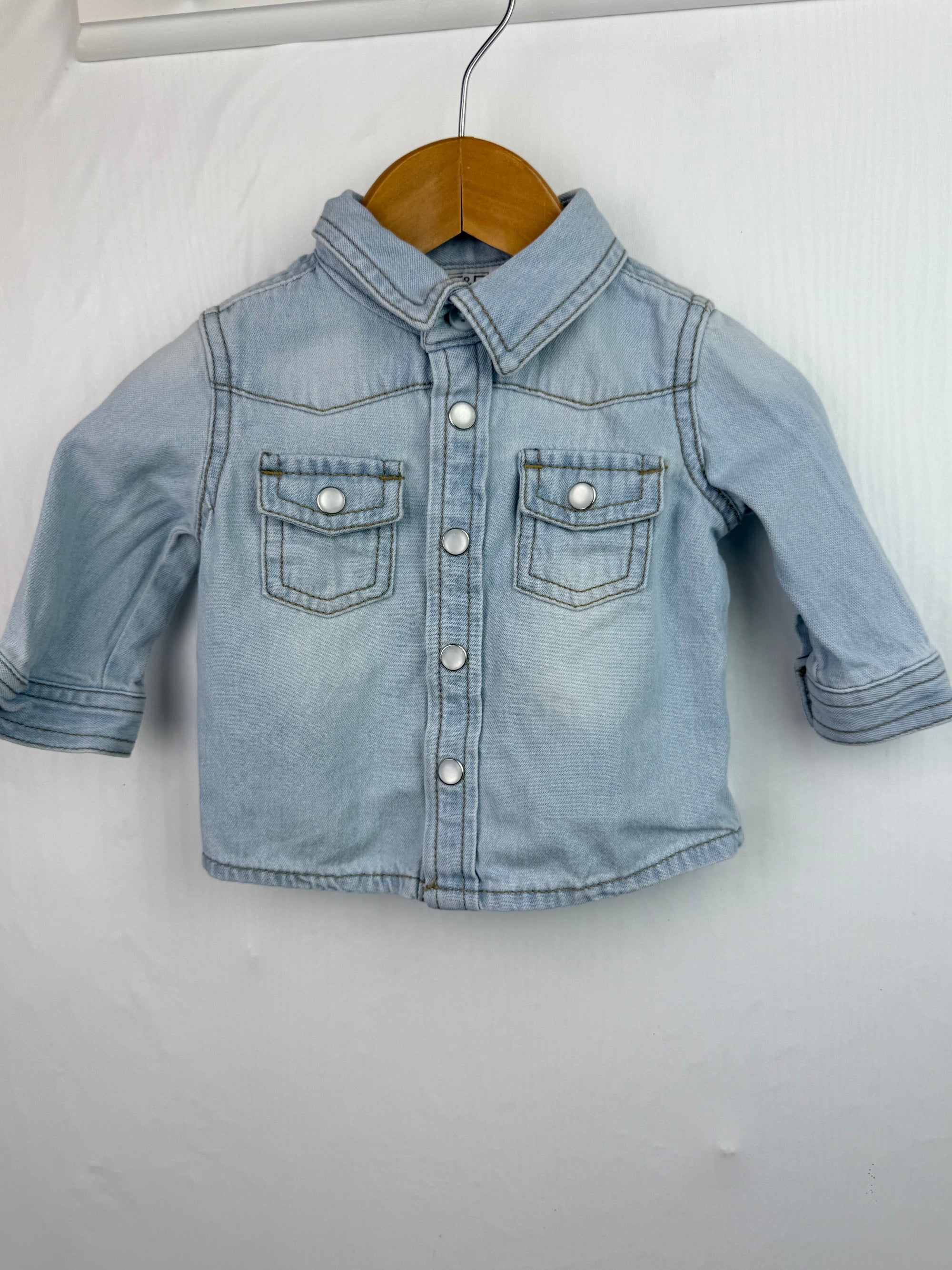 F&F Light Blue Shirt - Boys 0 - 3 Months - Little Ones Preloved. Second Hand Children's & Preloved Baby, Kids, Girls & Boys Clothes. UK online