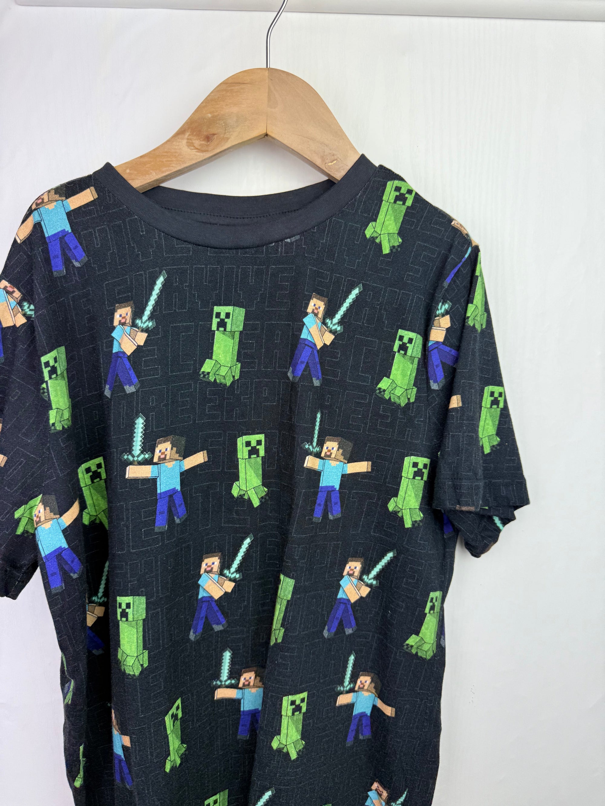 F&F Minecraft Short Sleeve Top - Boys 10 - 11 Years - Little Ones Preloved. Second Hand Children's & Preloved Baby, Kids, Girls & Boys Clothes. UK online