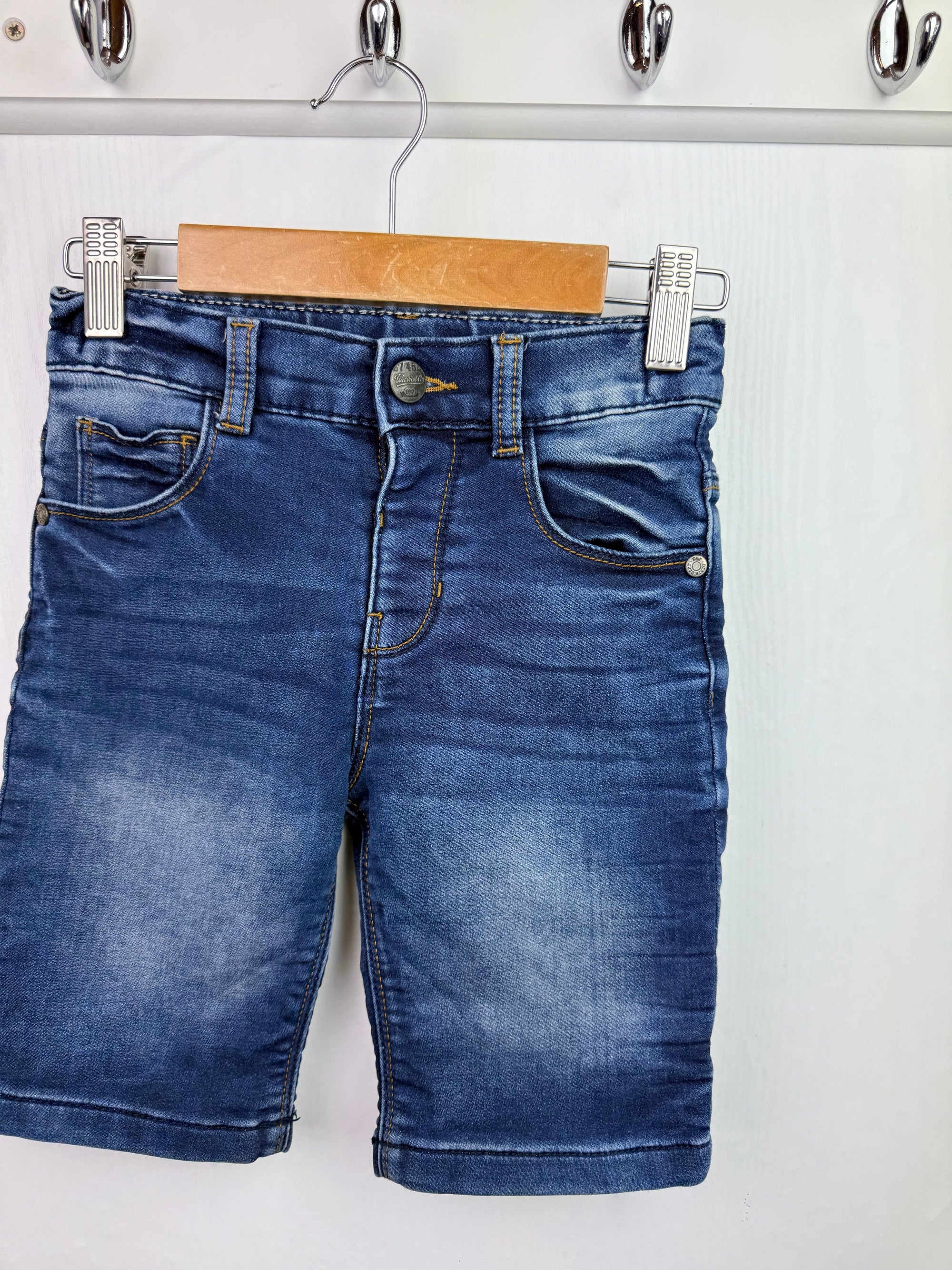 F&F Navy Denim Shorts - Boys 4 - 5 Years - Little Ones Preloved. Second Hand Children's & Preloved Baby, Kids, Girls & Boys Clothes. UK online