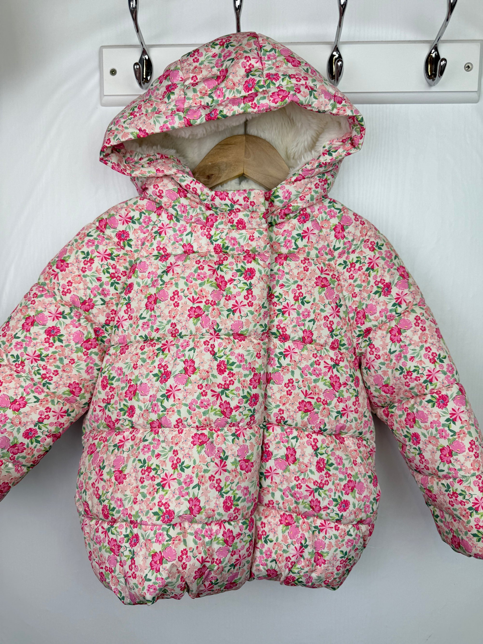 F&F Padded Floral Coat - Girls 3 - 4 Years - Little Ones Preloved. Second Hand Children's & Preloved Baby, Kids, Girls & Boys Clothes. UK online