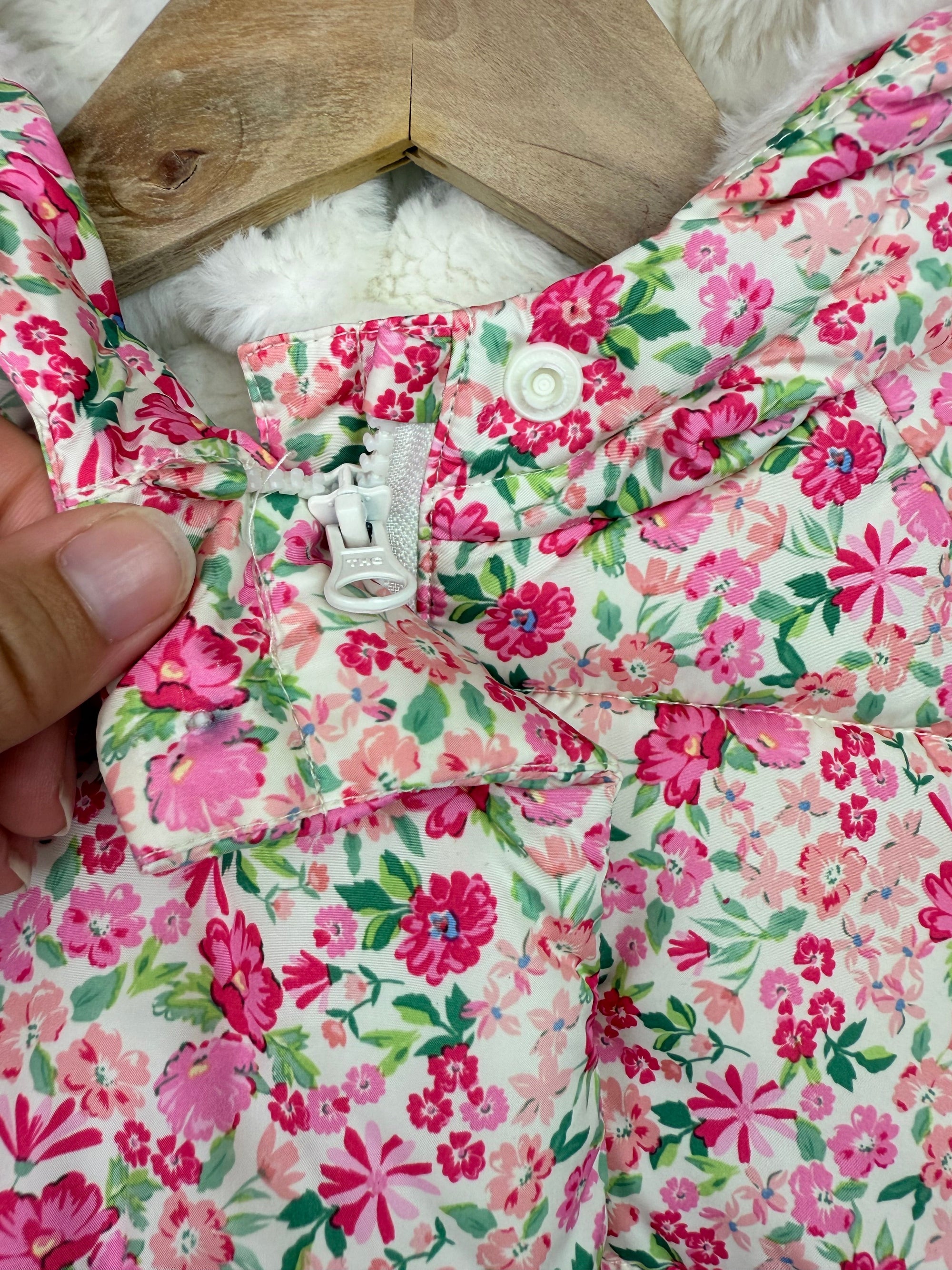 F&F Padded Floral Coat - Girls 3 - 4 Years - Little Ones Preloved. Second Hand Children's & Preloved Baby, Kids, Girls & Boys Clothes. UK online