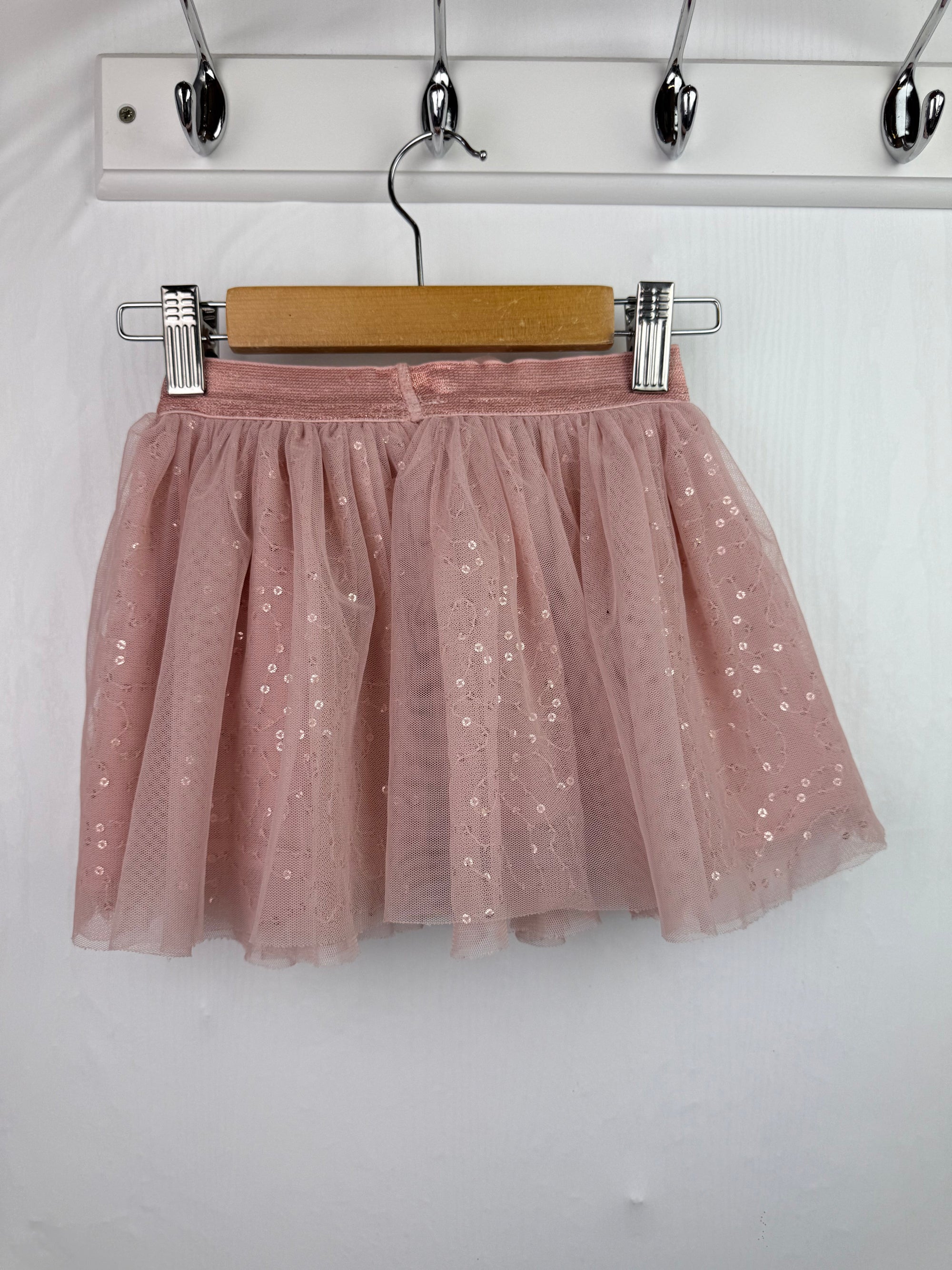 F&F Pink Mesh Sequin Skirt - Girls 3 - 4 Years - Little Ones Preloved. Second Hand Children's & Preloved Baby, Kids, Girls & Boys Clothes. UK online