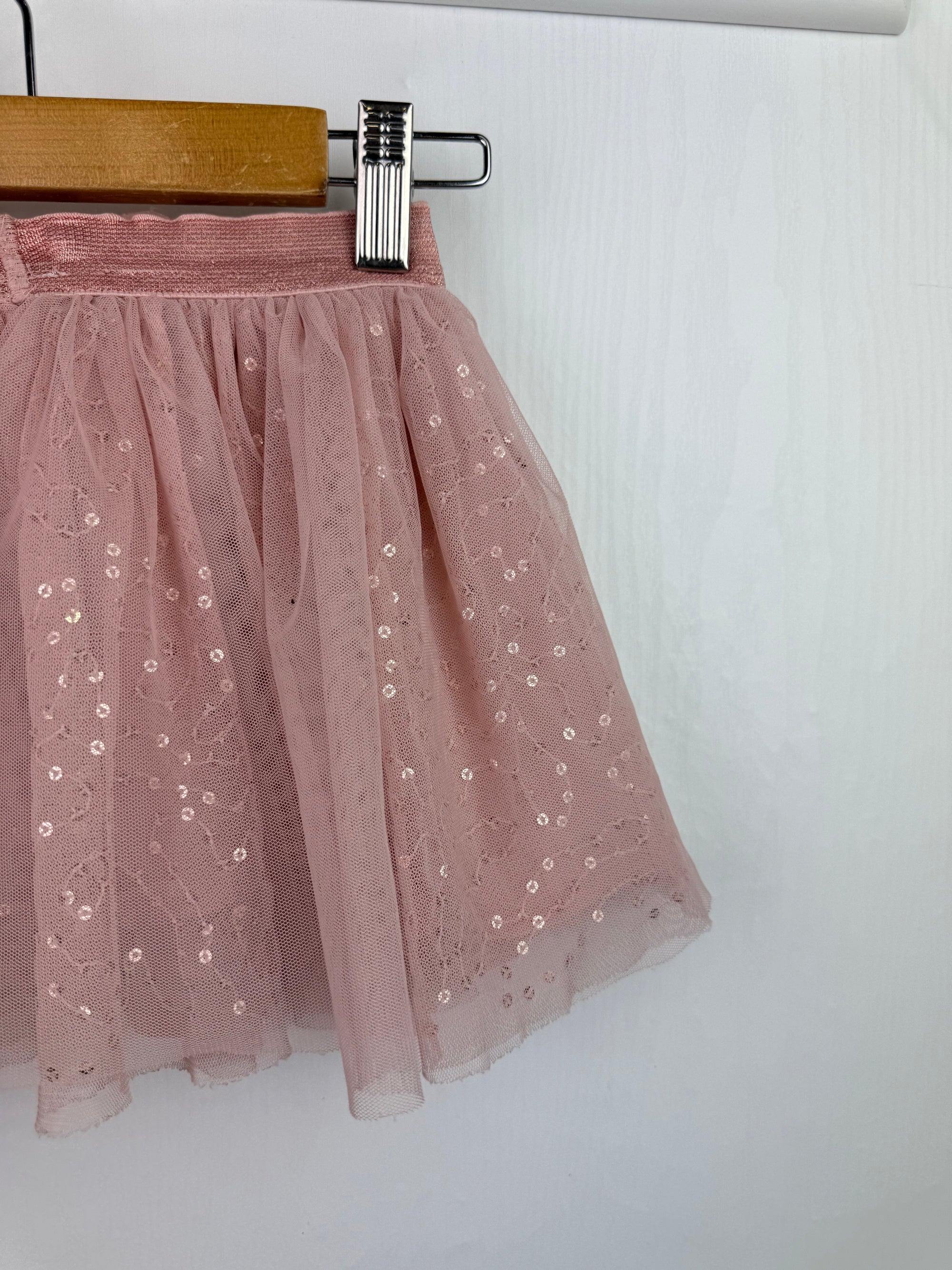 F&F Pink Mesh Sequin Skirt - Girls 3 - 4 Years - Little Ones Preloved. Second Hand Children's & Preloved Baby, Kids, Girls & Boys Clothes. UK online