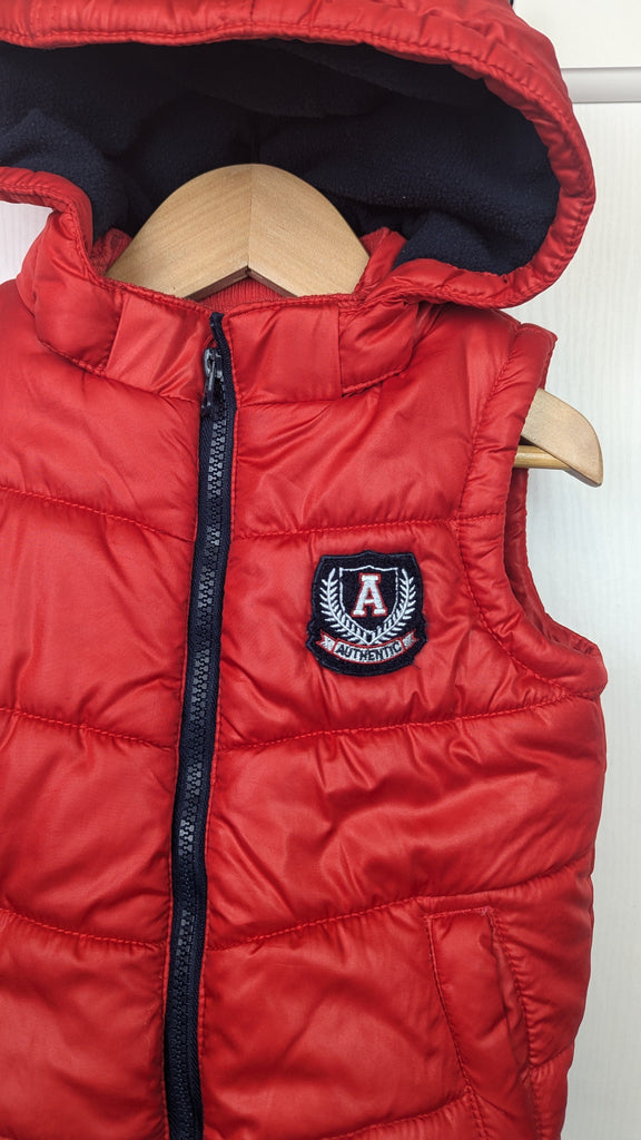 F&F Red Padded Body Warmer - Unisex 2-3 Years F&F Used, Preloved, Preworn & Second Hand Baby, Kids & Children's Clothing UK Online. Cheap affordable. Brands including Next, Joules, Nutmeg Morrisons, TU, F&F, H&M.