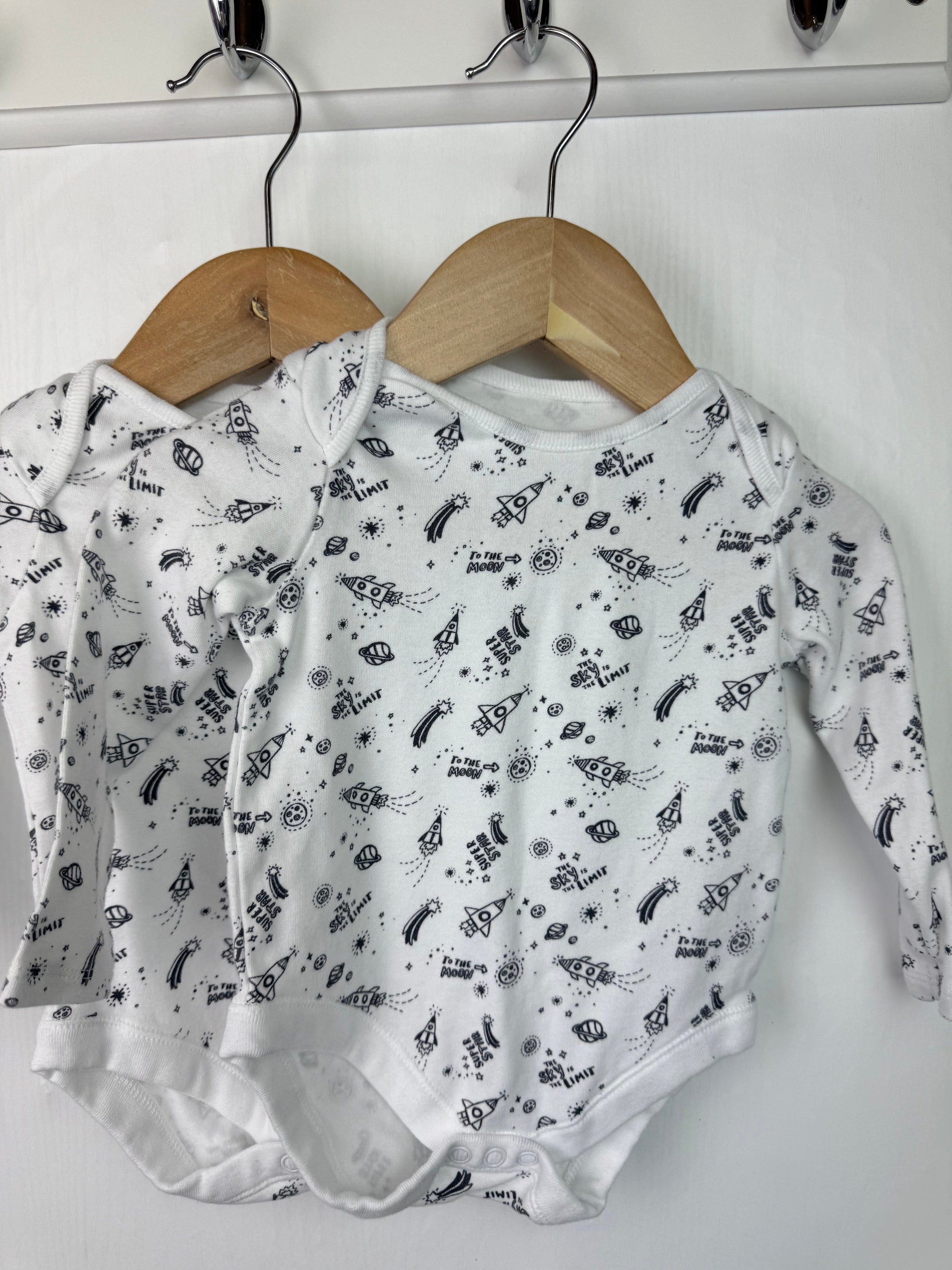 F&F Rocket Bodysuit Bundle - Girls 6 - 9 Months - Little Ones Preloved. Second Hand Children's & Preloved Baby, Kids, Girls & Boys Clothes. UK online