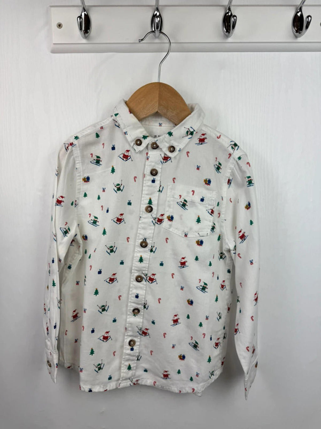 F&F White Christmas Shirt - Boys 5 - 6 Years - Little Ones Preloved. Second Hand Children's & Preloved Baby, Kids, Girls & Boys Clothes. UK online