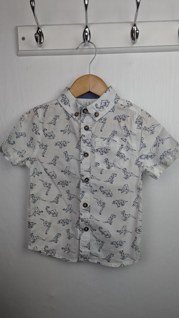 F&F White Dinosaur Shirt - Boys 2-3 Years F&F Used, Preloved, Preworn Baby, Girls & Boys Clothes. Kids & Children's second hand Clothing UK Online. Cheap affordable. Brands including Next, Joules, Nutmeg Morrisons, TU, F&F, H&M.