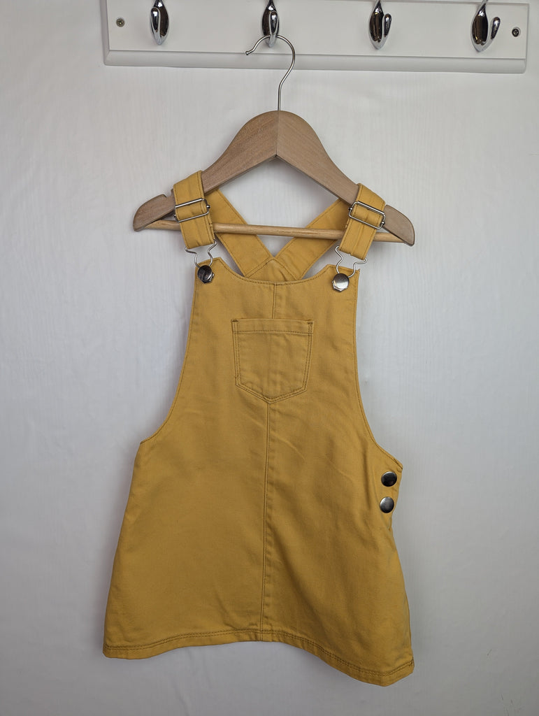 F&F Yellow Dungaree Dress - Girls 3-4 Years Little Ones Preloved Used, Preloved, Preworn Baby, Girls & Boys Clothes. Kids & Children's second hand Clothing UK Online. Cheap affordable. Brands including Next, Joules, Nutmeg Morrisons, TU, F&F, H&M.