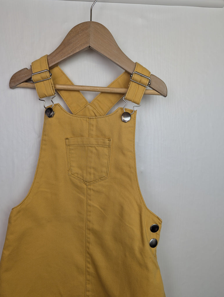 F&F Yellow Dungaree Dress - Girls 3-4 Years Little Ones Preloved Used, Preloved, Preworn Baby, Girls & Boys Clothes. Kids & Children's second hand Clothing UK Online. Cheap affordable. Brands including Next, Joules, Nutmeg Morrisons, TU, F&F, H&M.