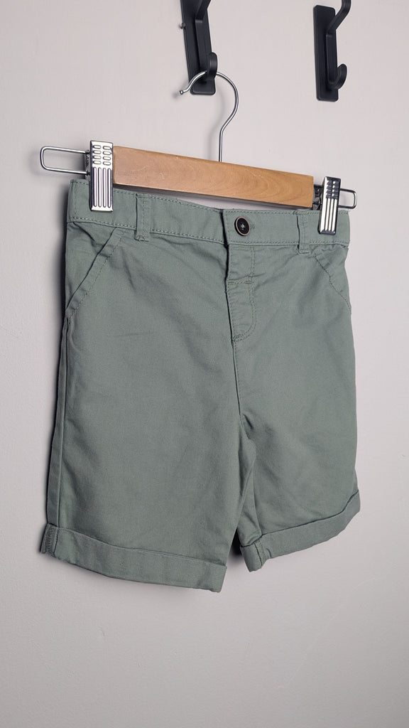 Fred & Flo Green Chino Shorts - Boys 18-24 Months Little Ones Preloved Used, Preloved, Preworn Baby, Girls & Boys Clothes. Kids & Children's second hand Clothing UK Online. Cheap affordable. Brands including Next, Joules, Nutmeg Morrisons, TU, F&F, H&M.