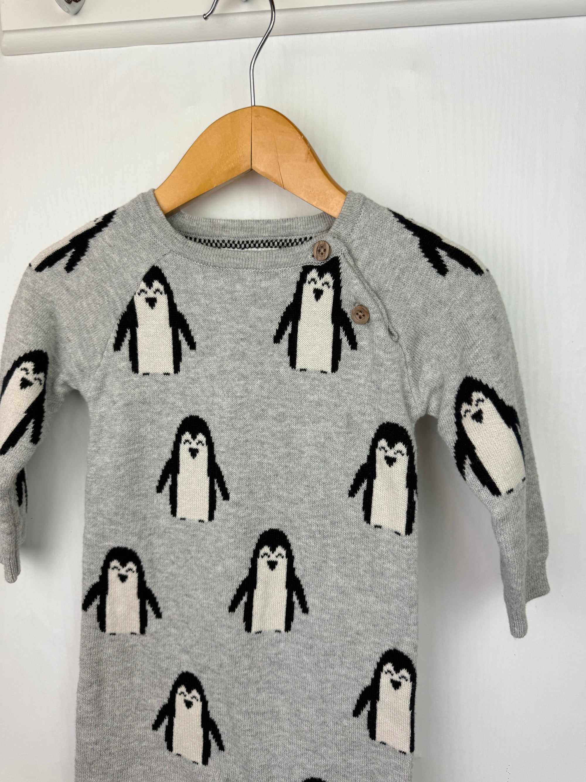 Fred & Flo Grey Penguin Romper - Unisex 3 - 6 Months - Little Ones Preloved. Second Hand Children's & Preloved Baby, Kids, Girls & Boys Clothes. UK online