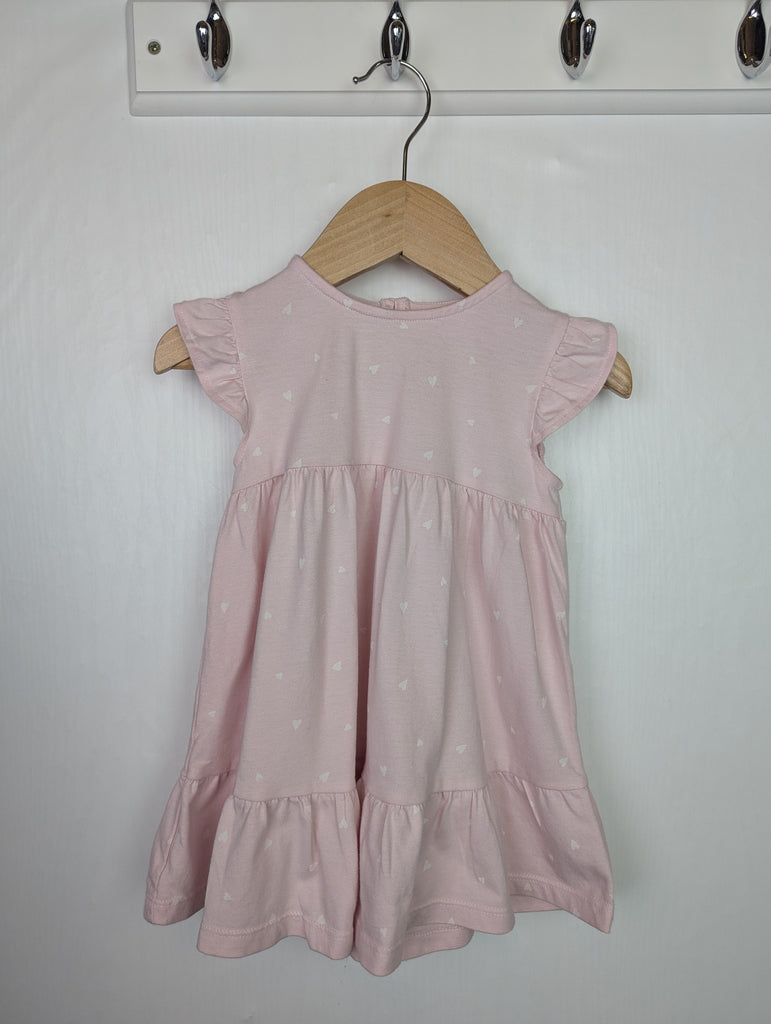 Fred & Flo Light Pink Dress - Girls 9-12 Months Little Ones Preloved Used, Preloved, Preworn Baby, Girls & Boys Clothes. Kids & Children's second hand Clothing UK Online. Cheap affordable. Brands including Next, Joules, Nutmeg Morrisons, TU, F&F, H&M.