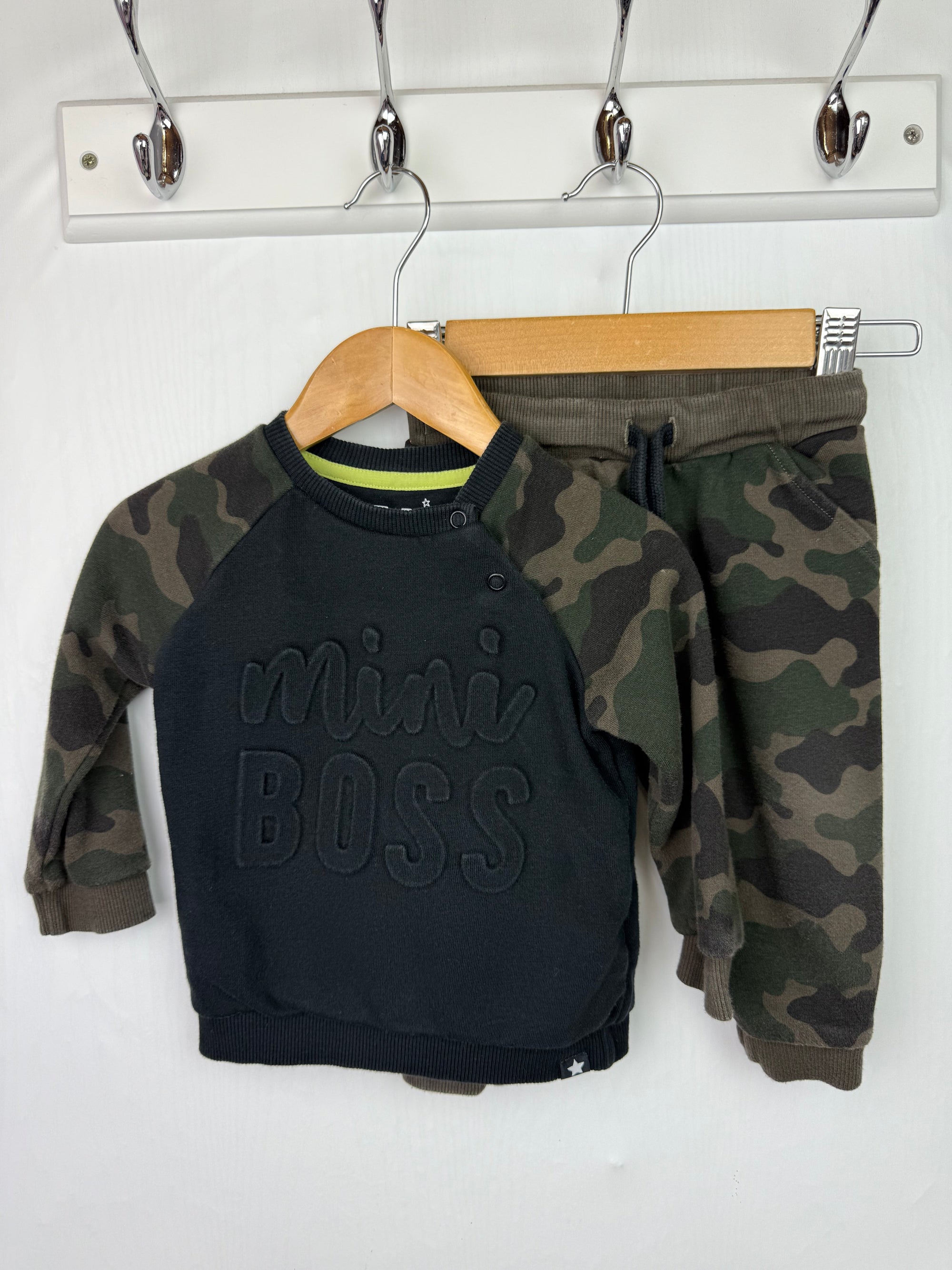Fred & Flo 'Mini Boss' Tracksuit - Boys 6 - 9 Months - Little Ones Preloved. Second Hand Children's & Preloved Baby, Kids, Girls & Boys Clothes. UK online