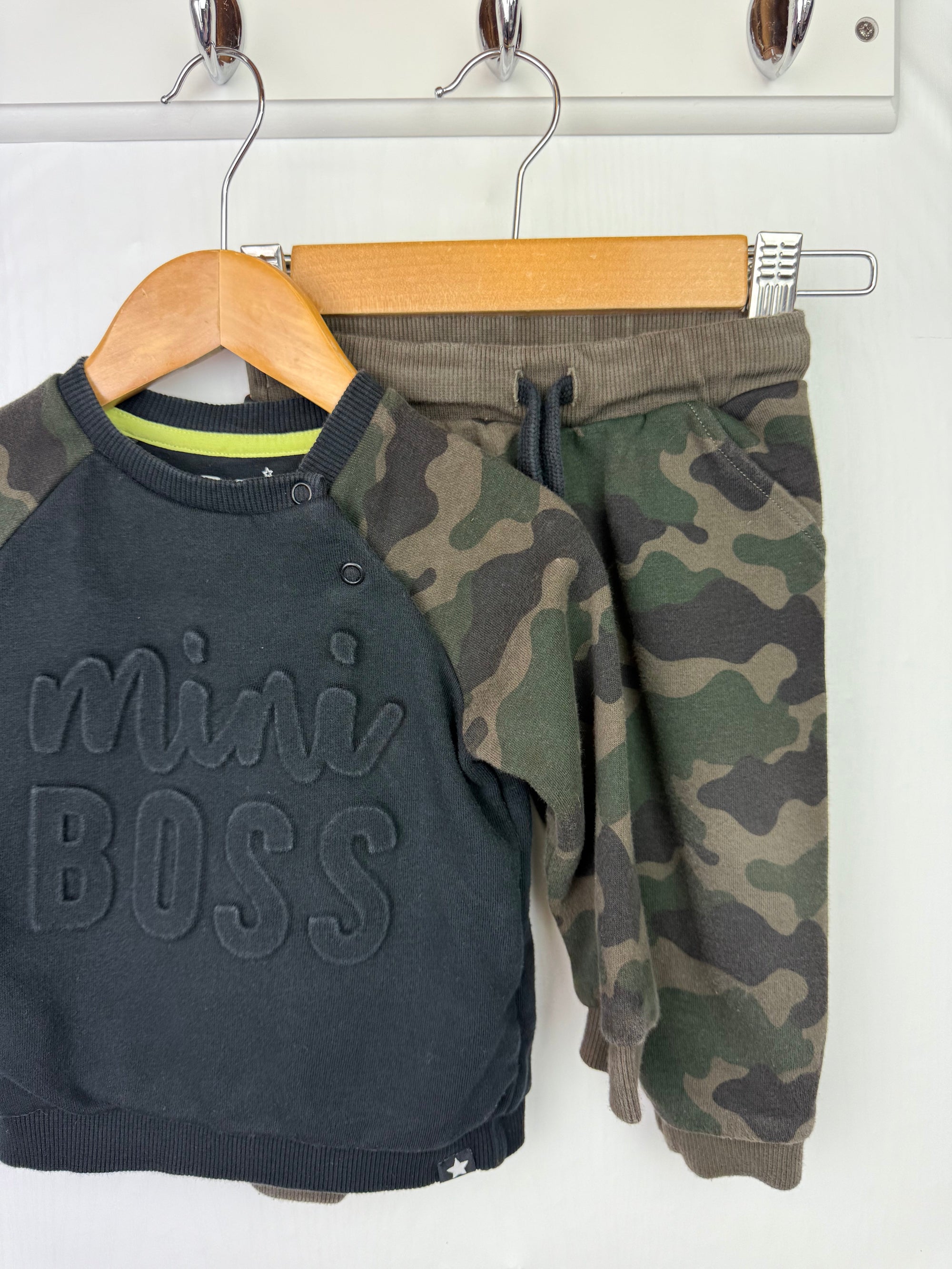 Fred & Flo 'Mini Boss' Tracksuit - Boys 6 - 9 Months - Little Ones Preloved. Second Hand Children's & Preloved Baby, Kids, Girls & Boys Clothes. UK online