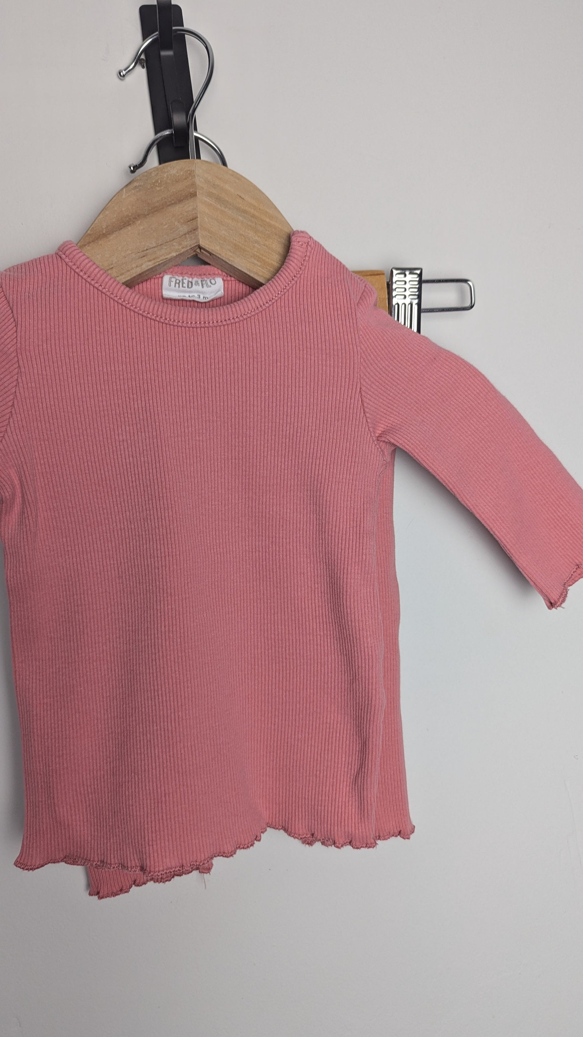 Fred & Flo Pink Ribbed Top & Leggings Outfit - Girls 0 - 3 Months - Little Ones Preloved. Second Hand Children's & Preloved Baby, Kids, Girls & Boys Clothes. UK online