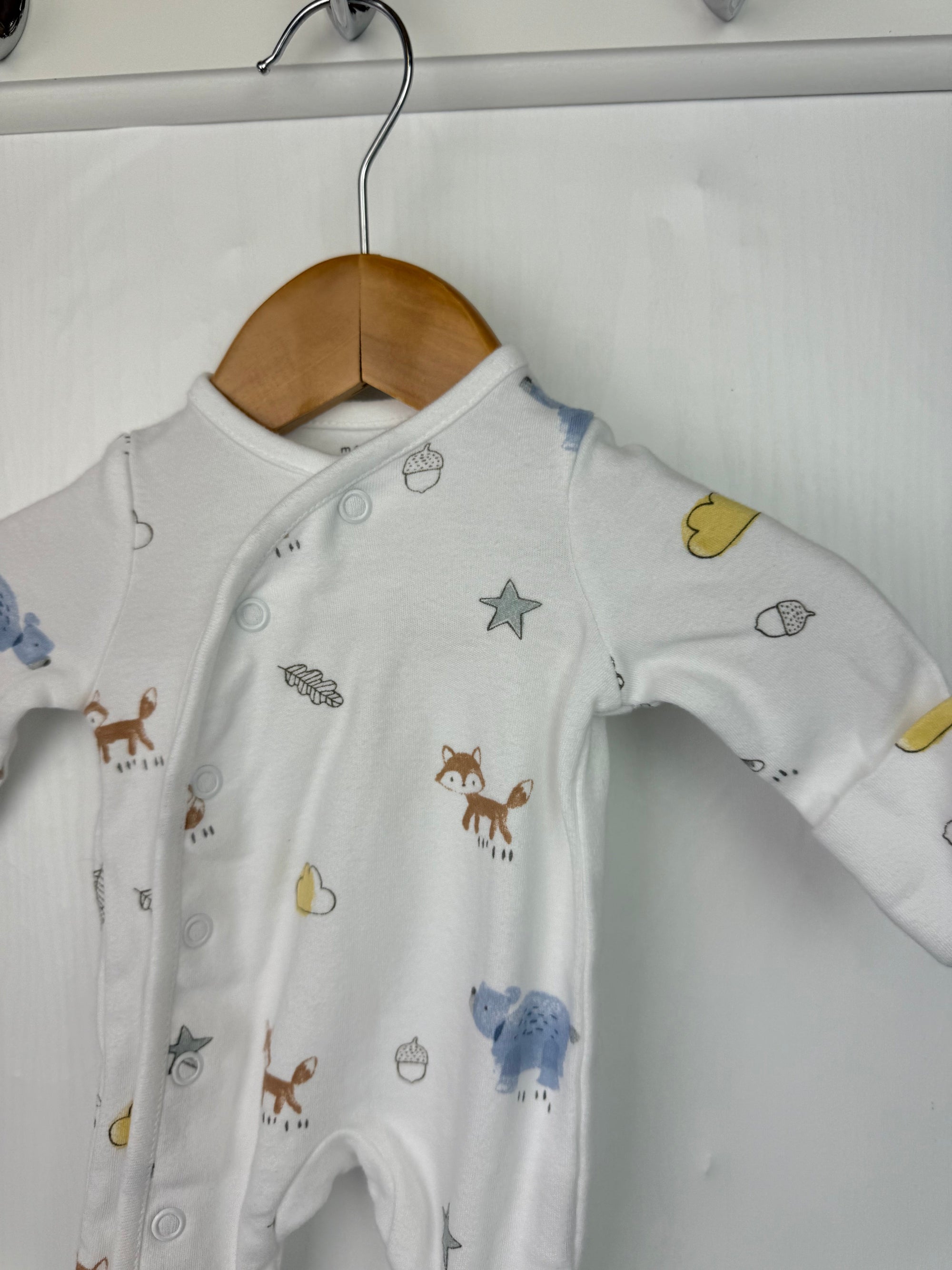 Fred & Flo White Animals Sleepsuit - Unisex Tiny Baby - Little Ones Preloved. Second Hand Children's & Preloved Baby, Kids, Girls & Boys Clothes. UK online