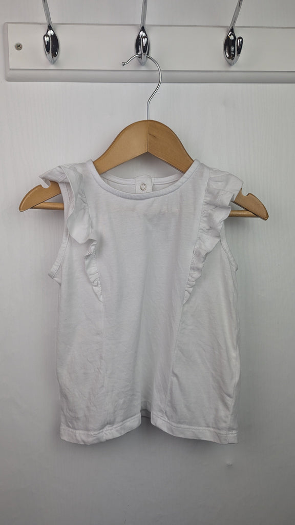 Fred & Flo White Sleeveless Top - Girls 9-12 Months Fred & Flo Used, Preloved, Preworn Baby, Girls & Boys Clothes. Kids & Children's second hand Clothing UK Online. Cheap affordable. Brands including Next, Joules, Nutmeg Morrisons, TU, F&F, H&M.