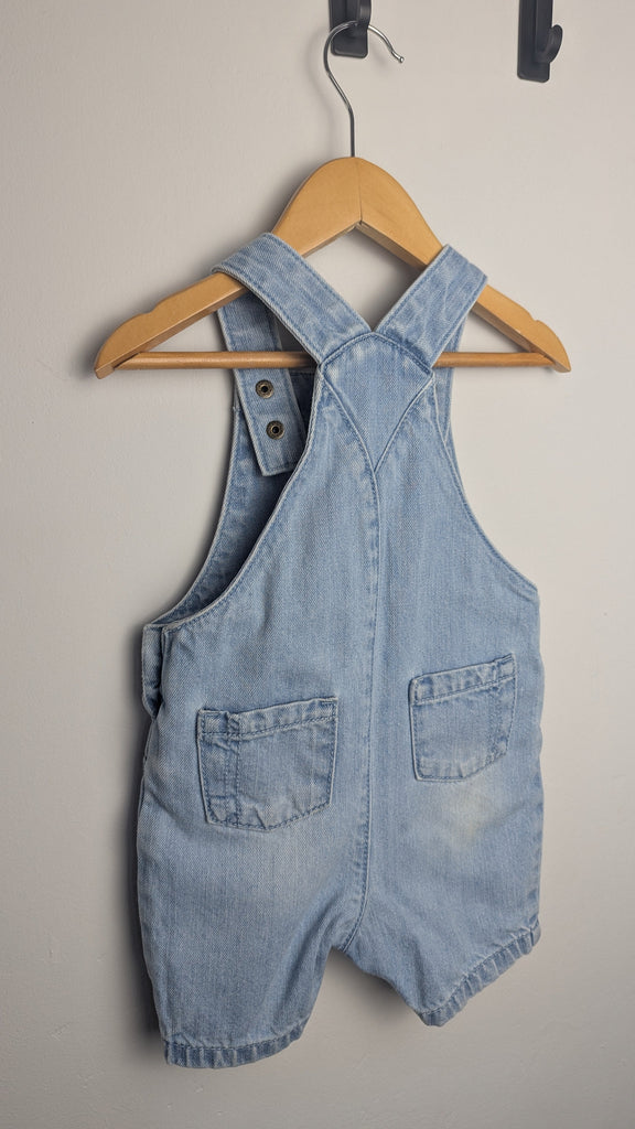 Fred & Flor Light Blue Denim Dungarees - Boys 9-12 Months Little Ones Preloved Used, Preloved, Preworn Baby, Girls & Boys Clothes. Kids & Children's second hand Clothing UK Online. Cheap affordable. Brands including Next, Joules, Nutmeg Morrisons, TU, F&F, H&M.