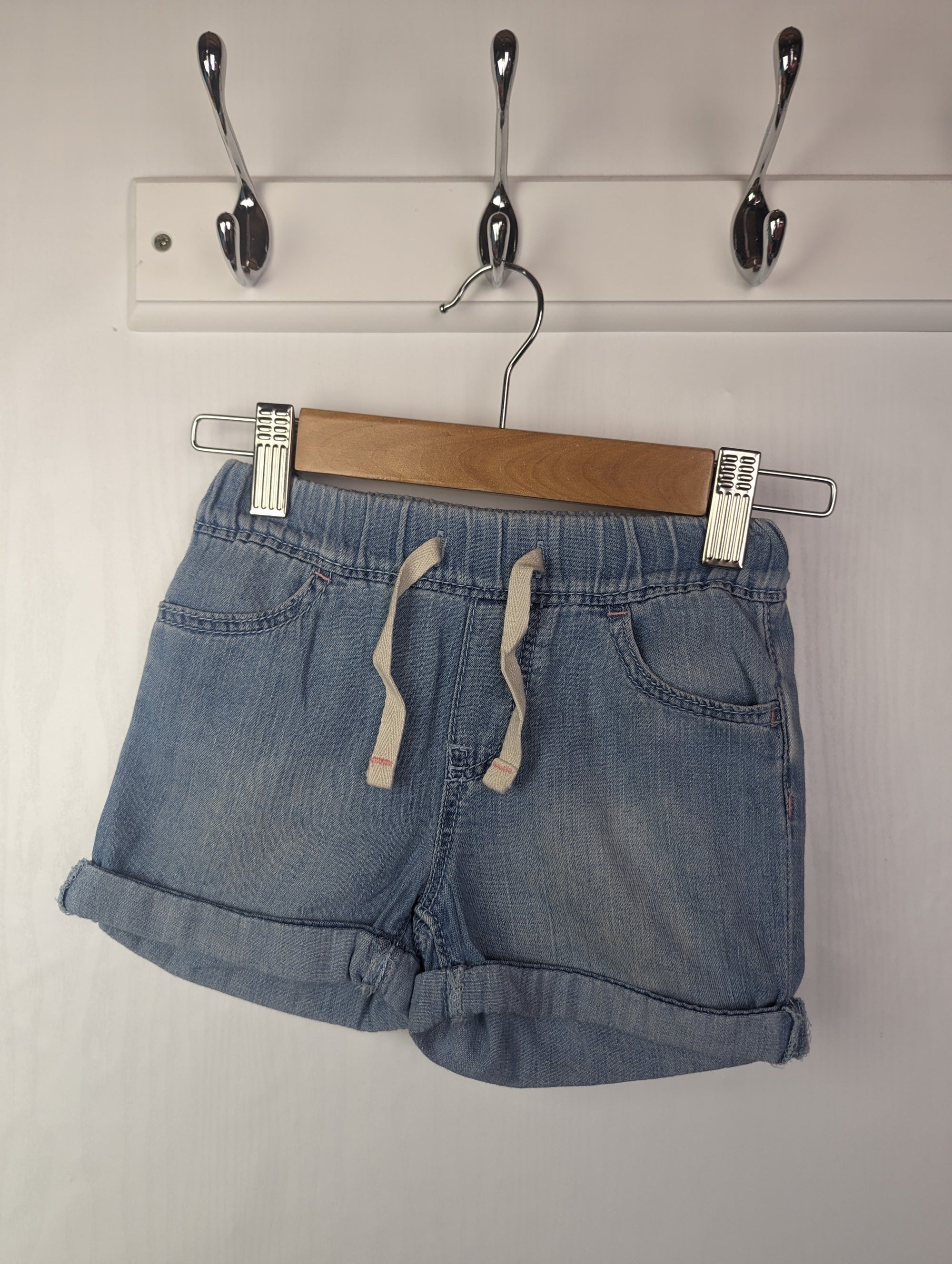 Gap Denim Shorts - Girls 18 - 24 Months - Little Ones Preloved. Second Hand Children's & Preloved Baby, Kids, Girls & Boys Clothes. UK online