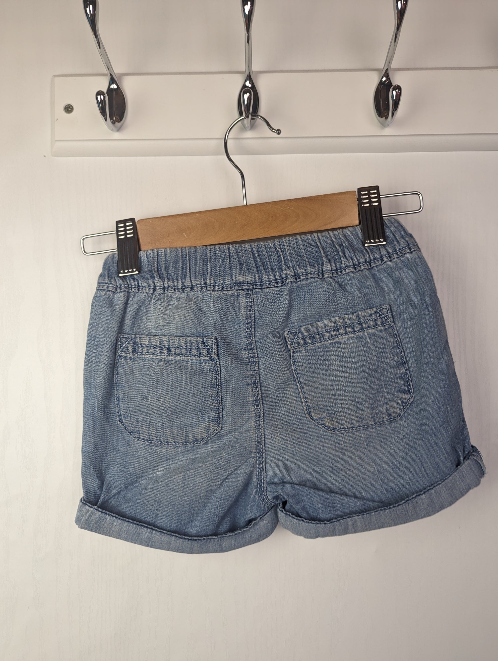 Gap Denim Shorts - Girls 18 - 24 Months - Little Ones Preloved. Second Hand Children's & Preloved Baby, Kids, Girls & Boys Clothes. UK online