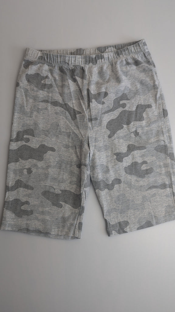 Gap Grey Camo Cycle Shorts - Unisex 13 Years Gap Used, Preloved, Preworn & Second Hand Baby, Kids & Children's Clothing UK Online. Cheap affordable. Brands including Next, Joules, Nutmeg Morrisons, TU, F&F, H&M.