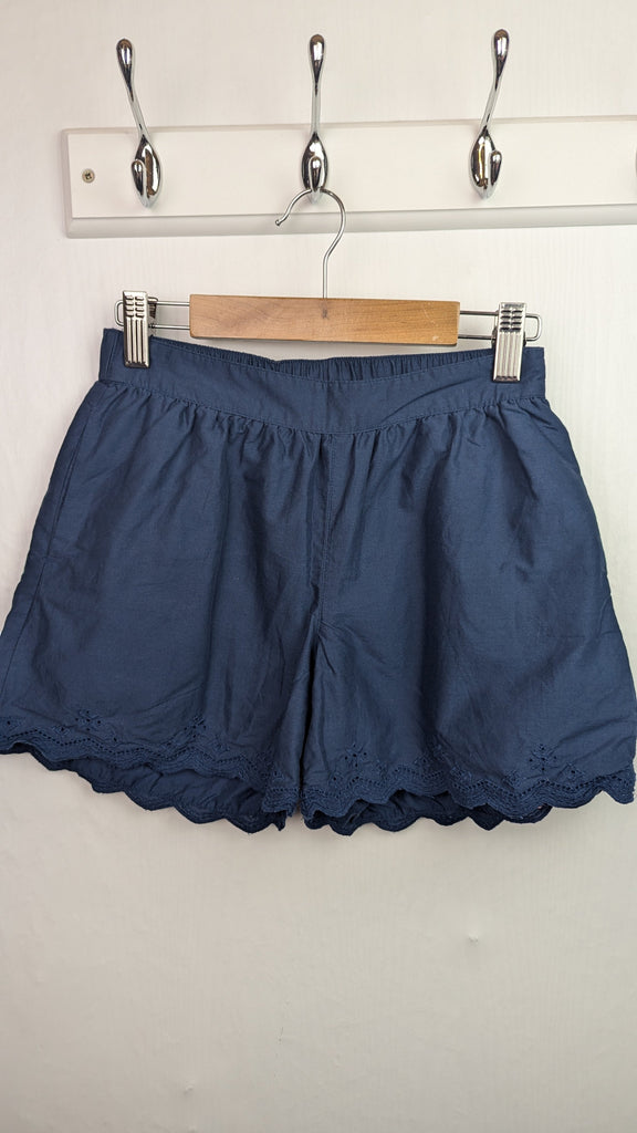 Gap Navy Scallop Hem Border Shorts - Girls 8 Years Gap Used, Preloved, Preworn & Second Hand Baby, Kids & Children's Clothing UK Online. Cheap affordable. Brands including Next, Joules, Nutmeg Morrisons, TU, F&F, H&M.