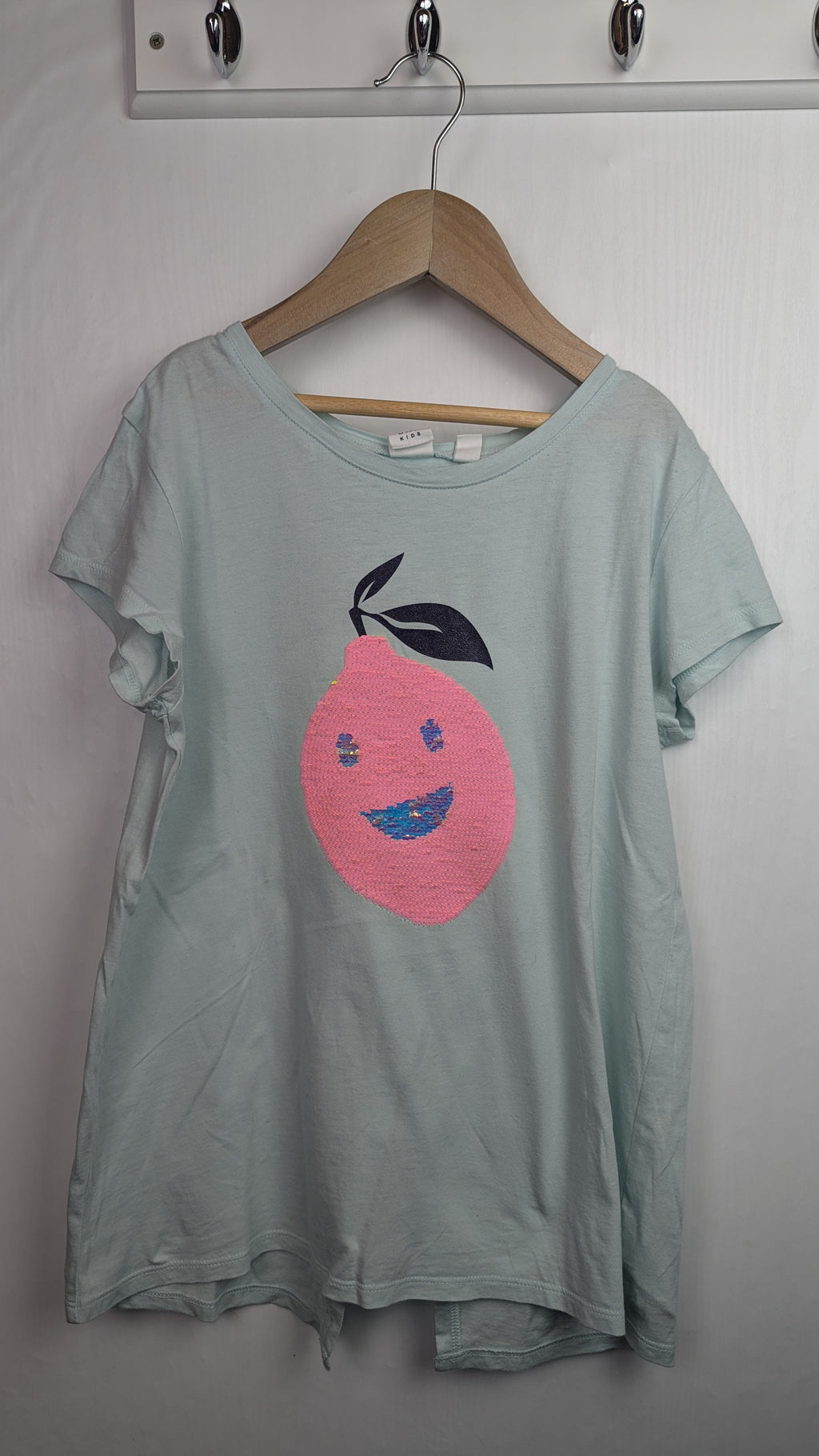 Gap Sequin Pear Short Sleeve Top - Girls 13 - 14 Years - Little Ones Preloved. Second Hand Children's & Preloved Baby, Kids, Girls & Boys Clothes. UK online