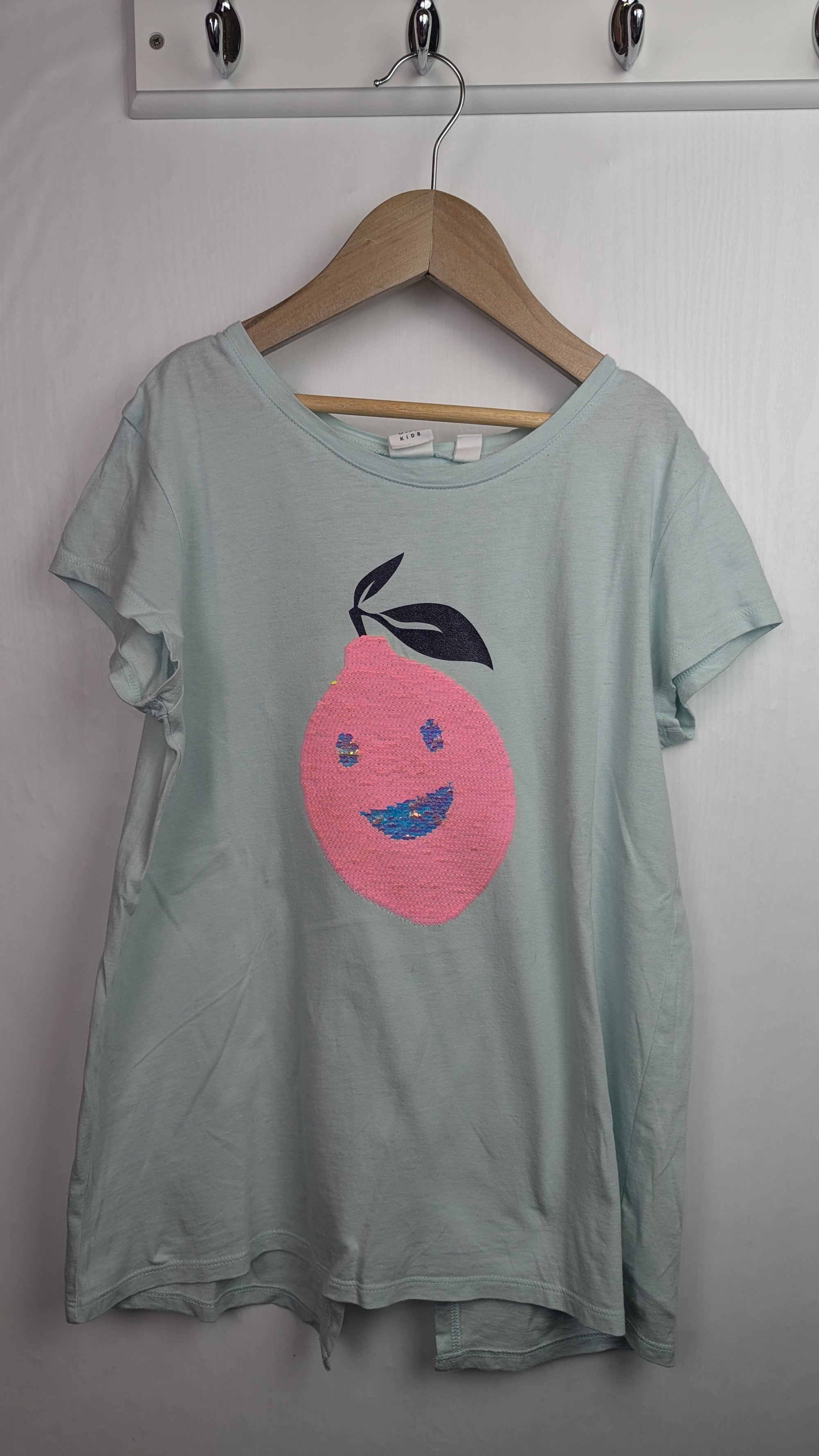 Gap Sequin Pear Short Sleeve Top - Girls 13 - 14 Years - Little Ones Preloved. Second Hand Children's & Preloved Baby, Kids, Girls & Boys Clothes. UK online