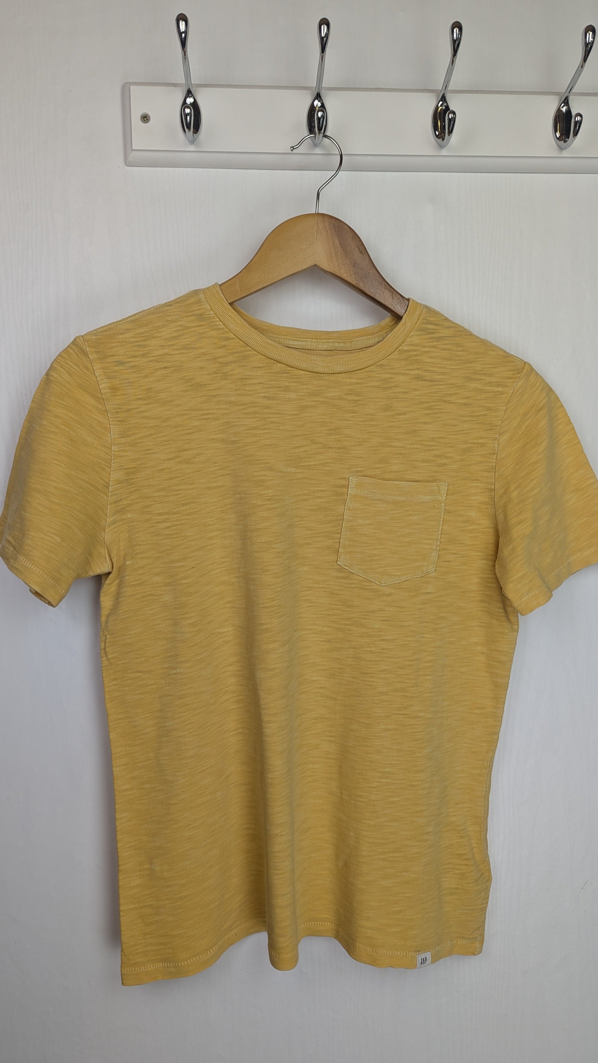 Gap Yellow Short Sleeve Pocket Top - Unisex 12 - 13 Years - Little Ones Preloved. Second Hand Children's & Preloved Baby, Kids, Girls & Boys Clothes. UK online